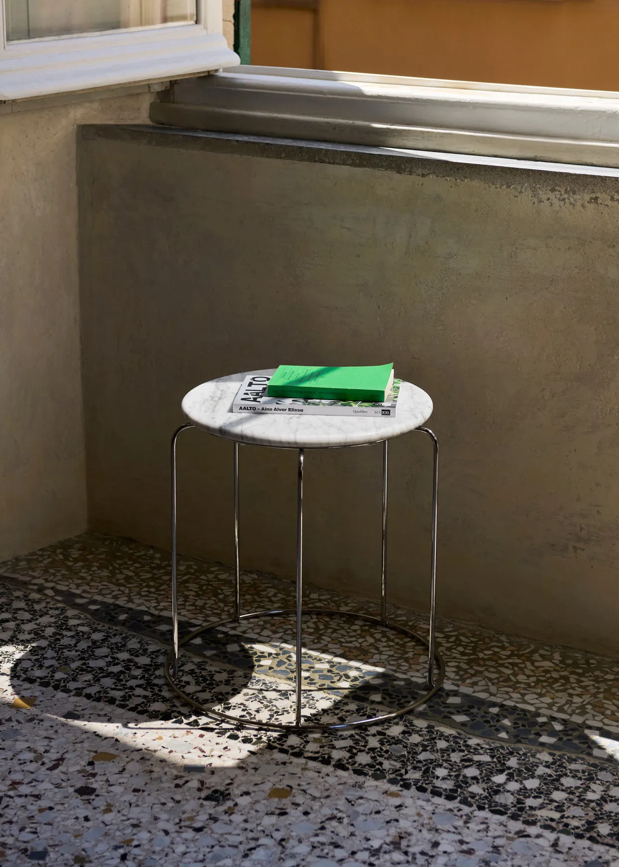 Wire Stool VP11 płyta górna Ø38 cm, Marmur Bianco Carrara &Tradition