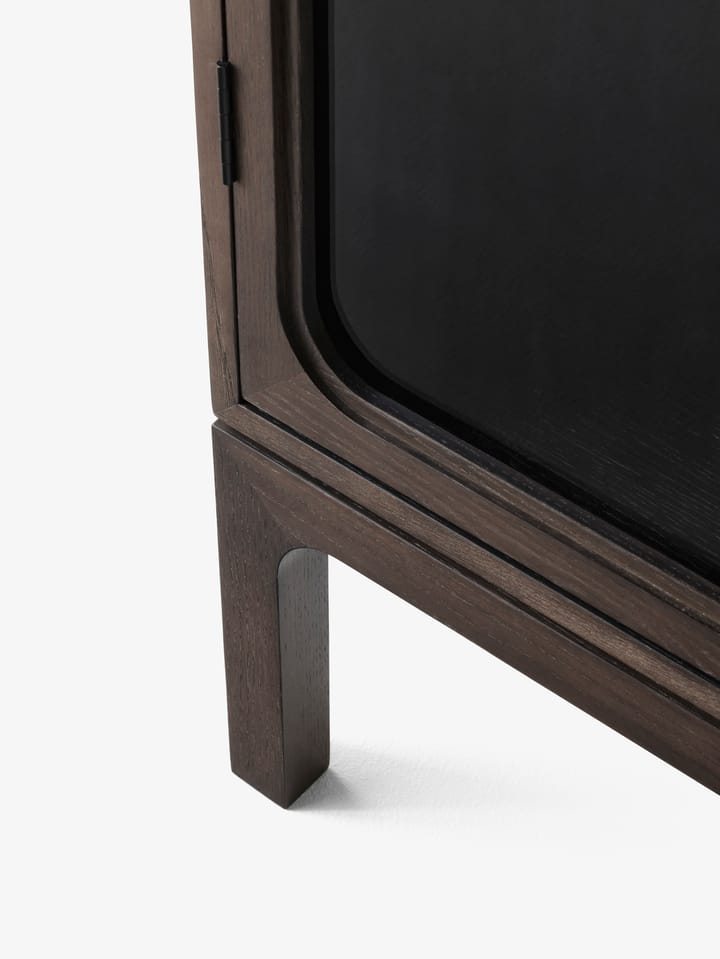 Witryna przeszklona Trace SC88 120x192x40 cm, Dark stained oak &Tradition