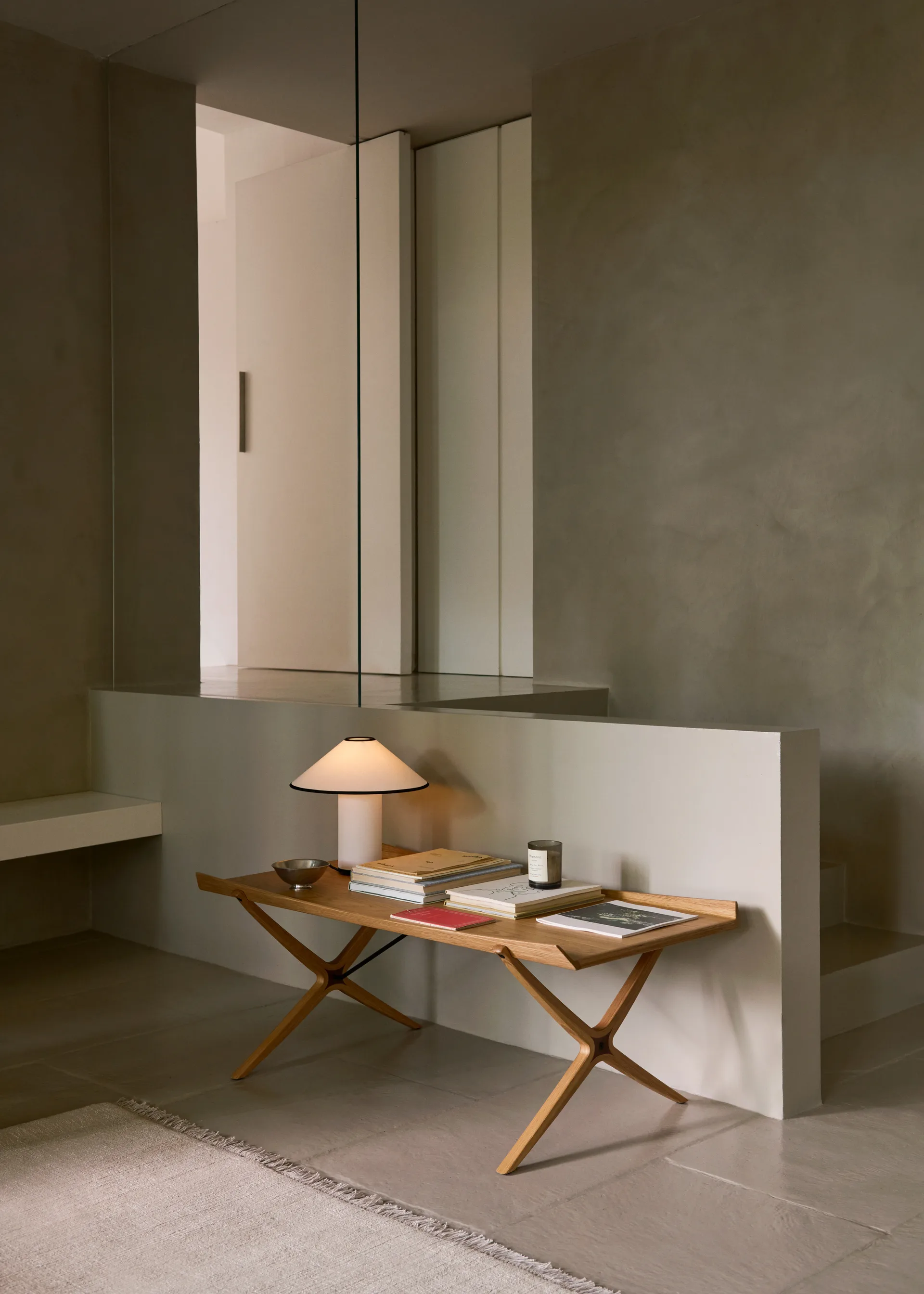 X HM13 stolik kawowy 61x120 cm, Lacquered oak-walnut inserts &Tradition