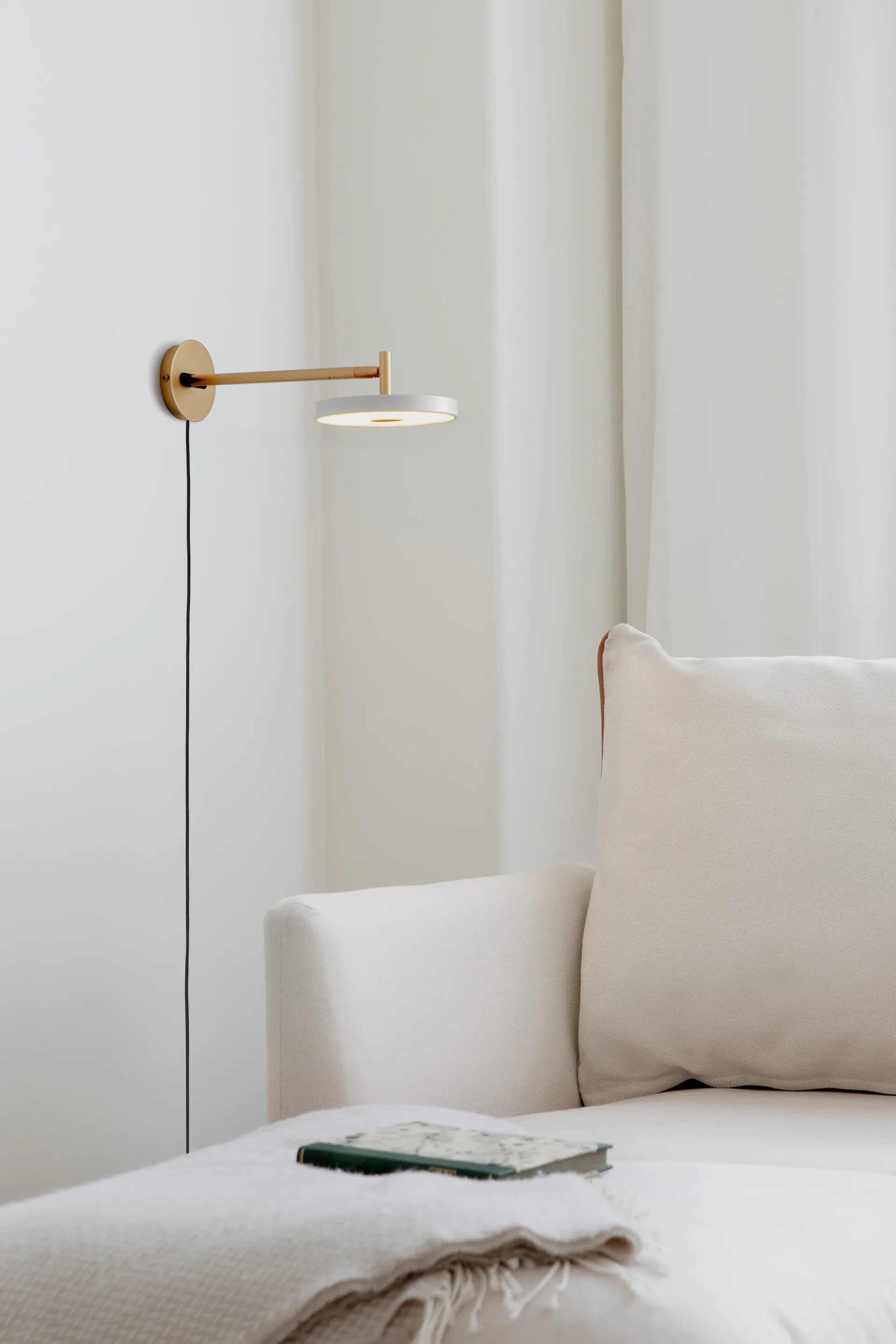 Lampa ścienna Asteria Wall, Long, Pearl white-brass Umage