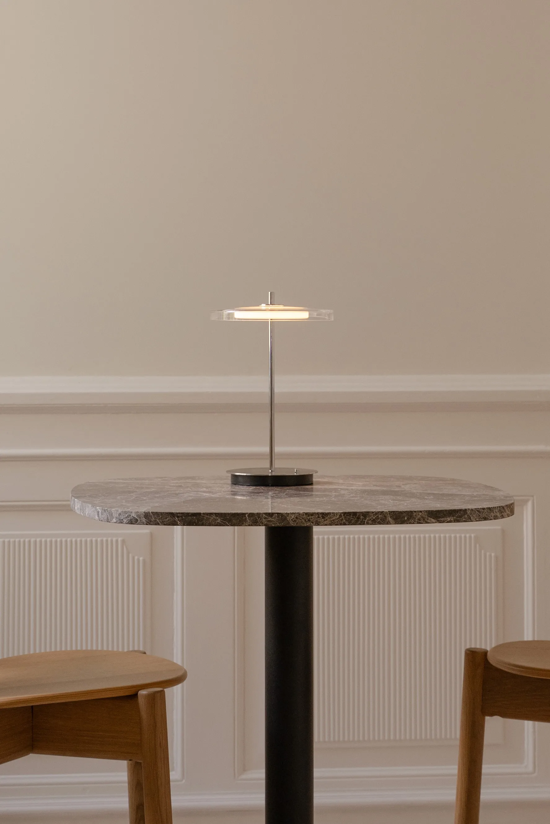 Lampa stołowa Asteria Move, Glass-polished steel Umage
