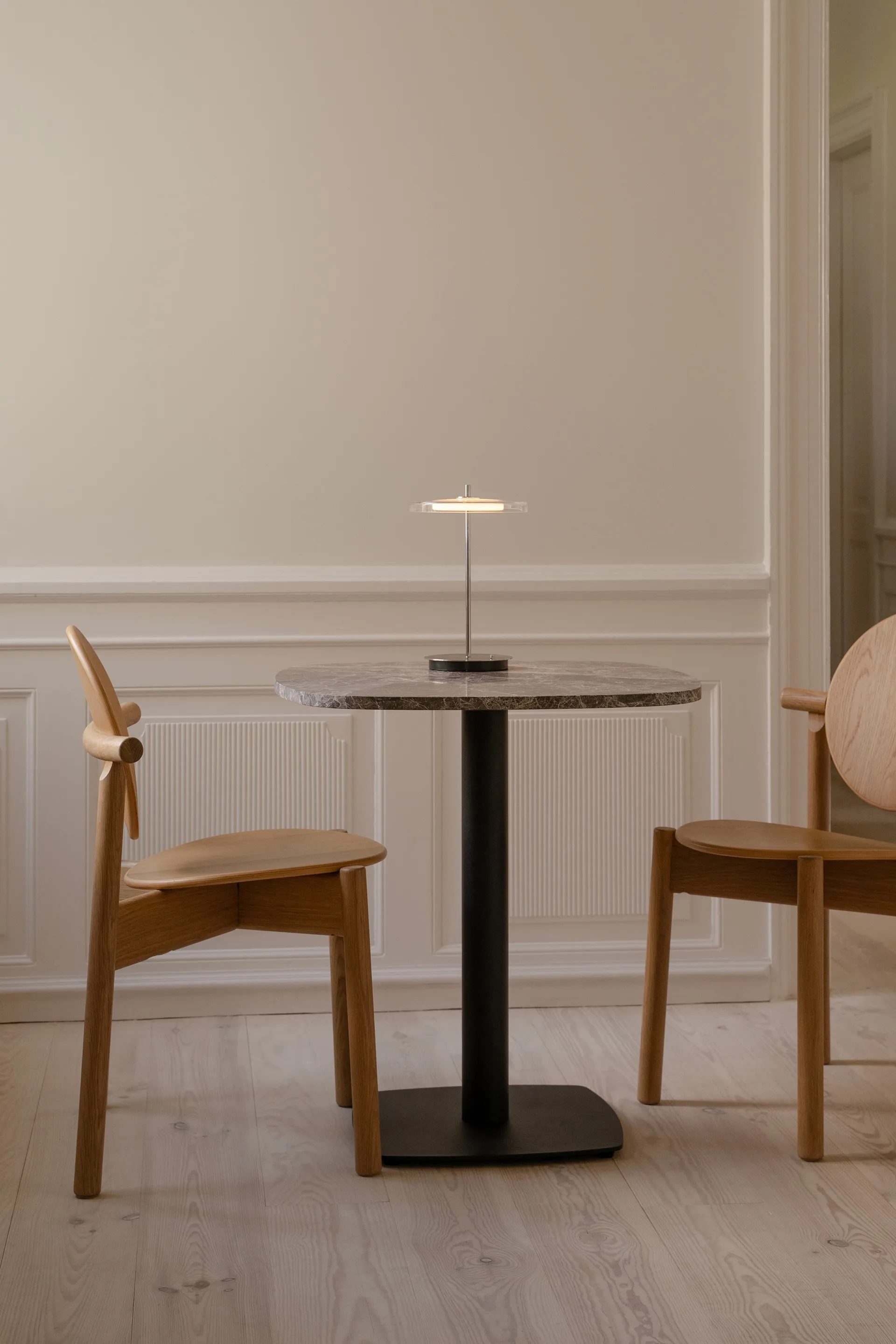 Lampa stołowa Asteria Move, Glass-polished steel Umage