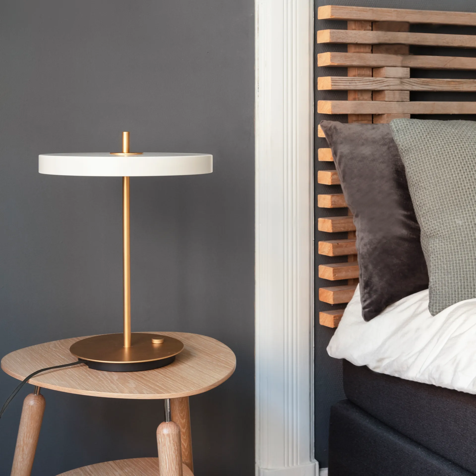 Lampa stołowa Asteria, Pearl white Umage