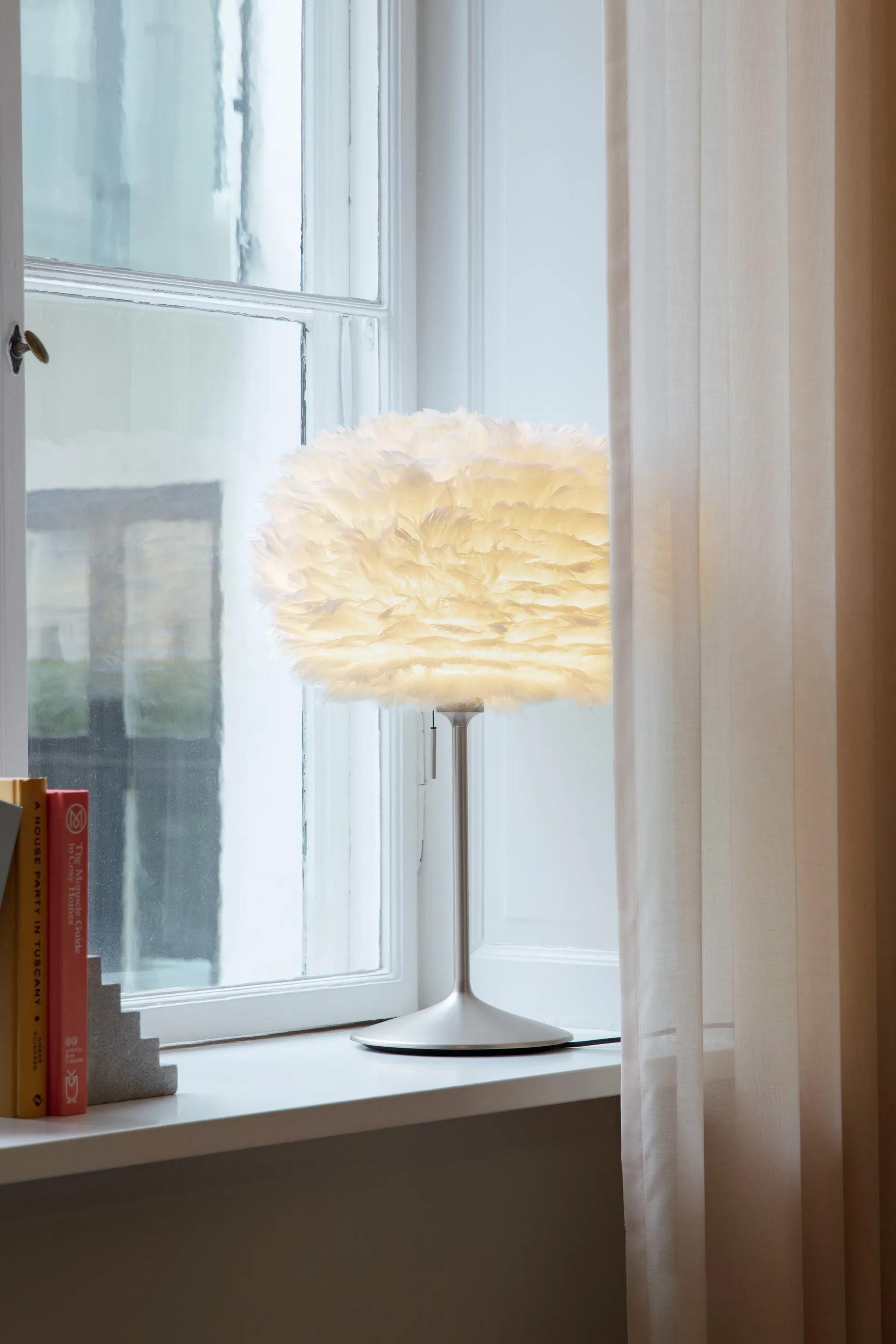 Lampa stołowa Eos średnia, Biały-szczotkowana stal Umage