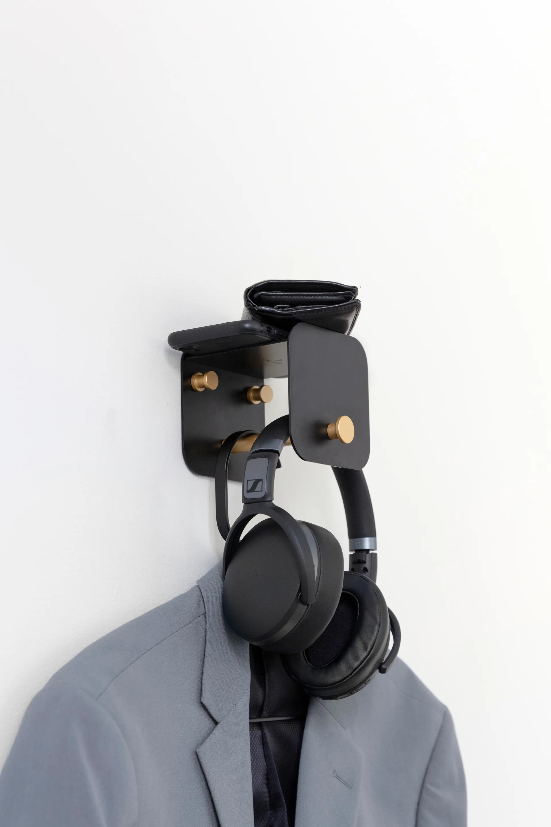 Wieszak ścienny Hang in There, Black-brass Umage