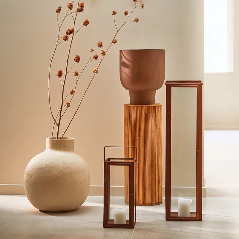 Donica w kształcie wazy Tuuli 45 cm, Sand URBAN NATURE CULTURE