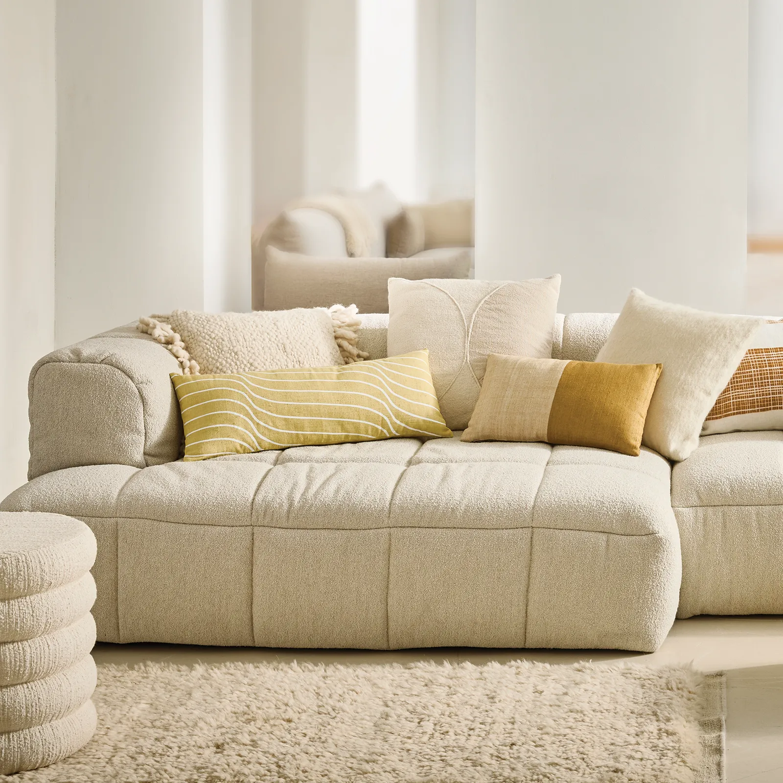 Pufa do siedzenia Andria Ø39 cm, Off white URBAN NATURE CULTURE