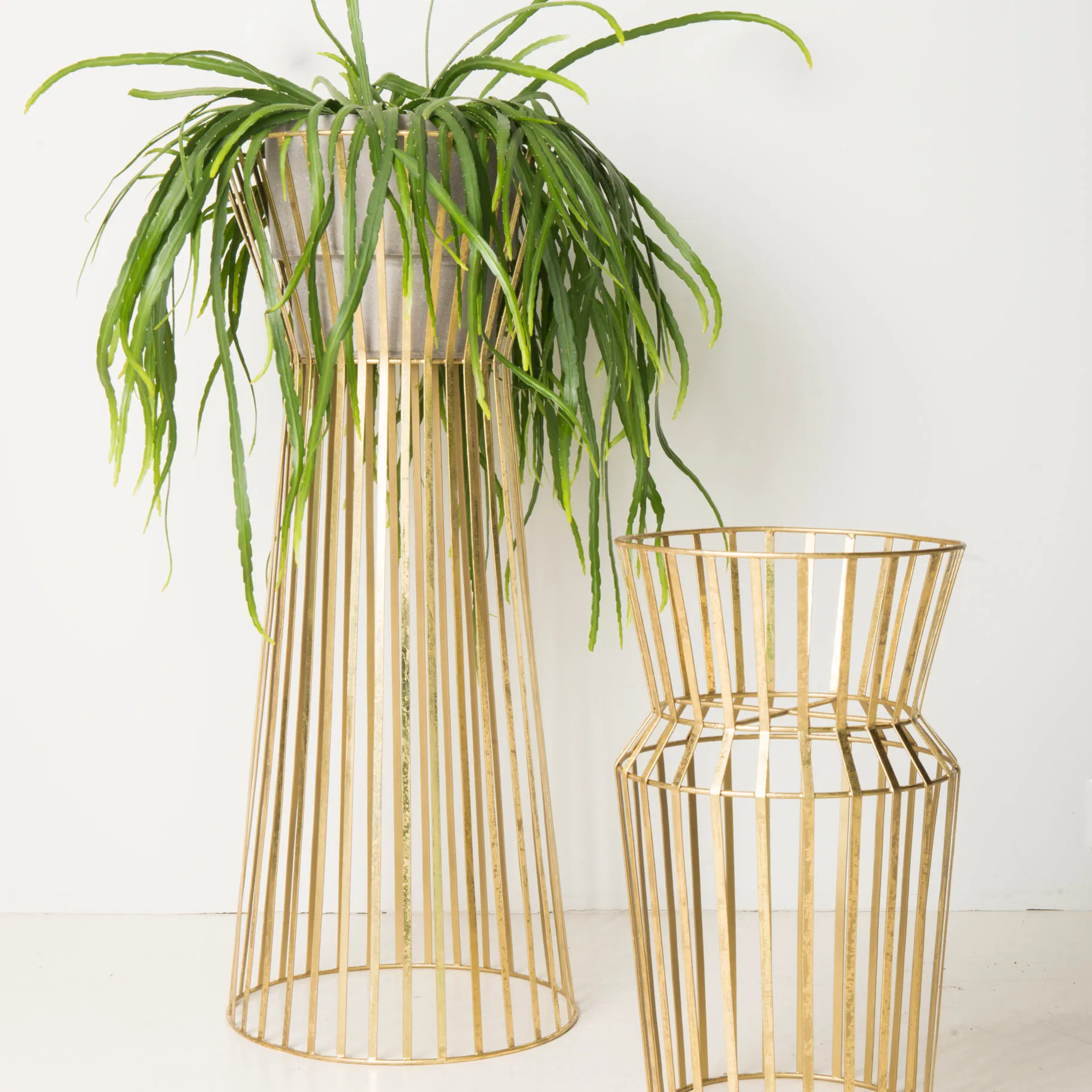 Stojak na doniczkę duży, Mosiądz URBAN NATURE CULTURE