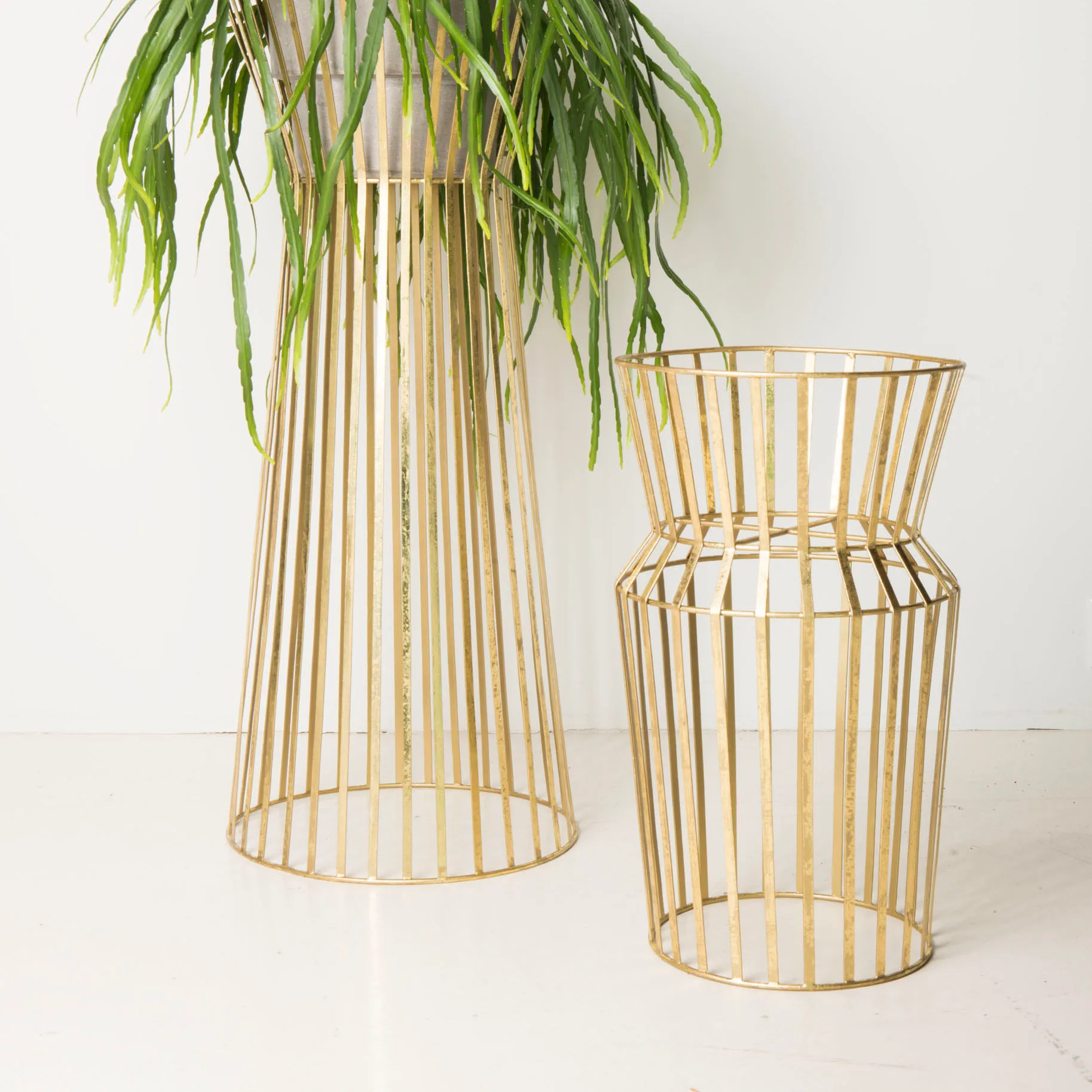 Stojak na doniczkę mały, Mosiądz URBAN NATURE CULTURE