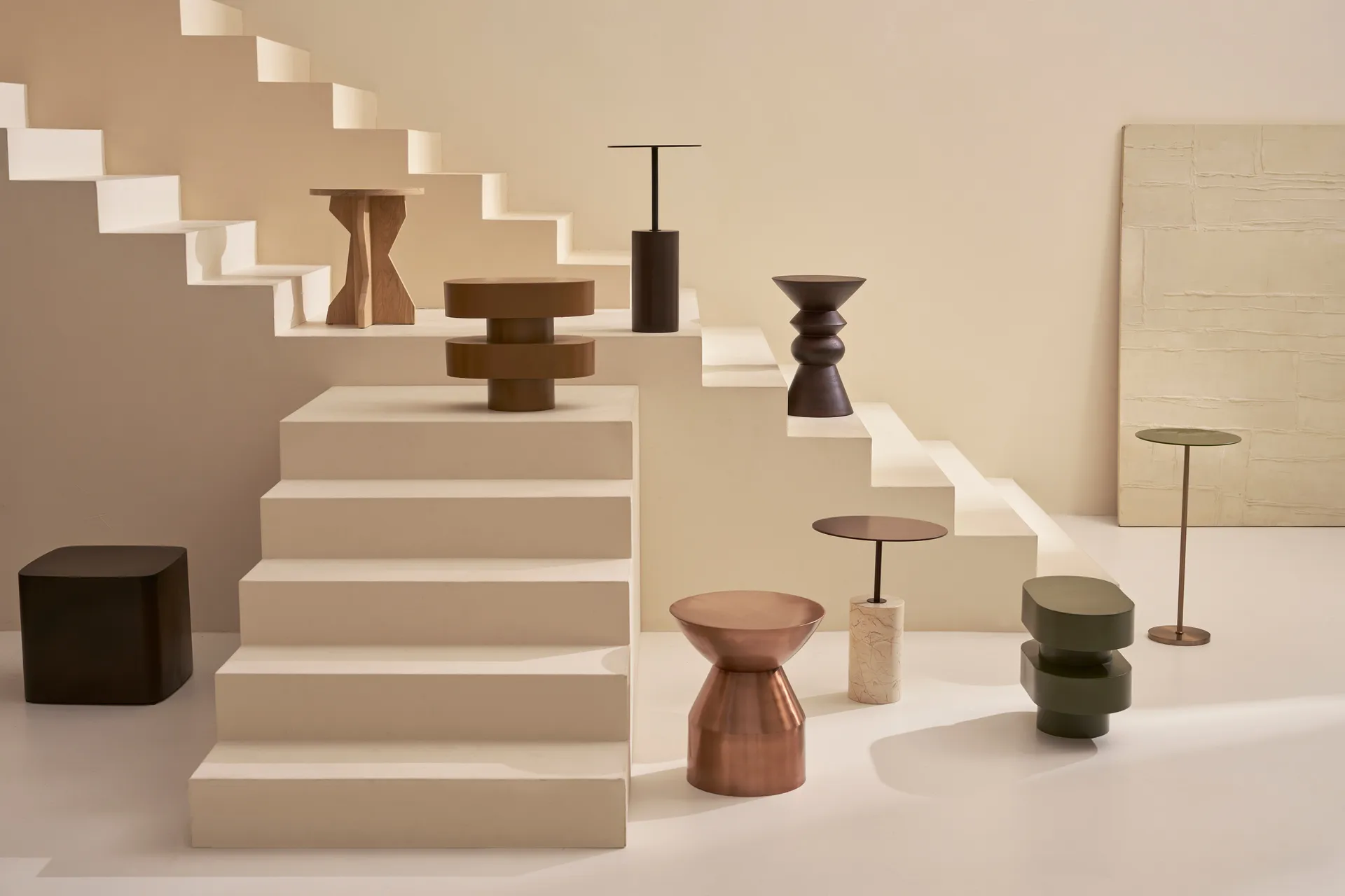 Stolik Macy A ⌀55 cm, Drewno mango URBAN NATURE CULTURE