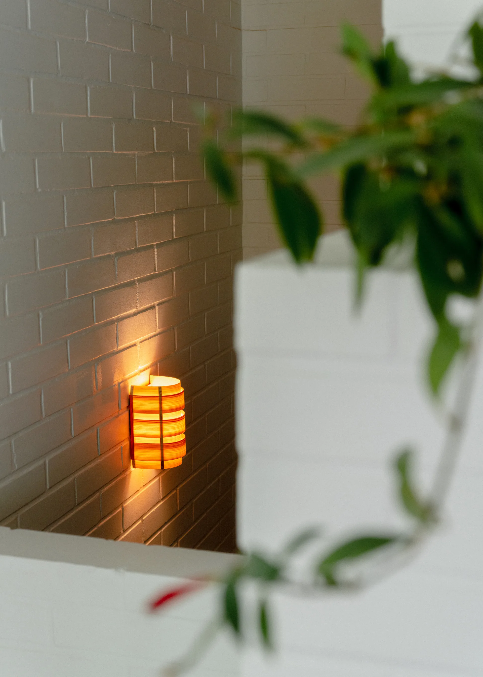 1004 Hans Wall Light, Sosna olejowana i woskowana, matowe, 16×24 cm Vaarnii