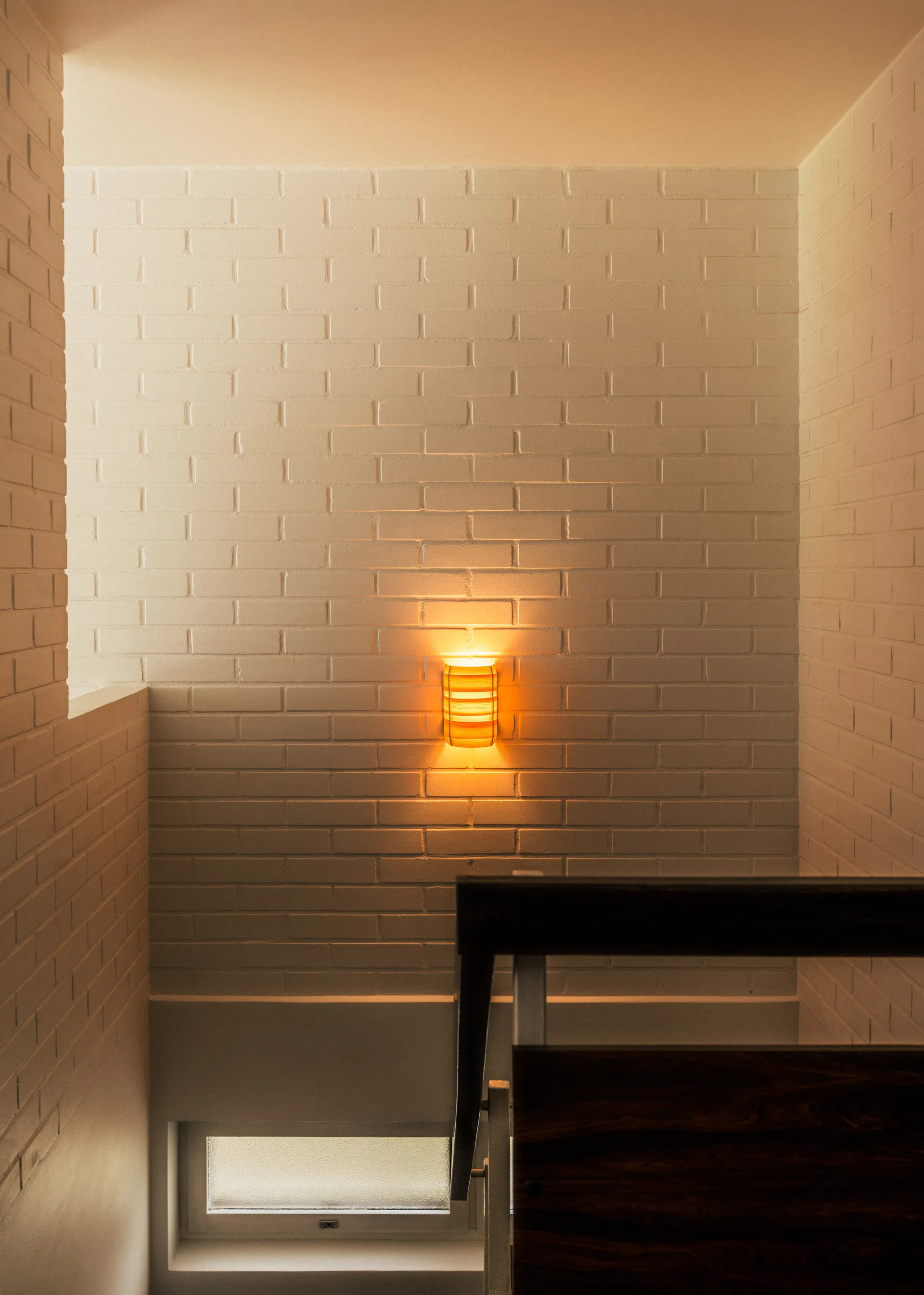 1004 Hans Wall Light, Sosna olejowana i woskowana, matowe, 16×24 cm Vaarnii