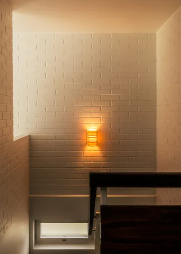 1004 Hans Wall Light - Sosna olejowana i woskowana, matowe, 16×24 cm - Vaarnii