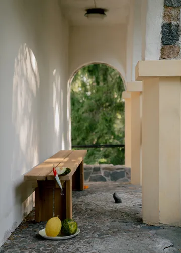 Ławka 013 Osa Outdoor Bench - Sosna termowana, 333×37×49 cm - Vaarnii