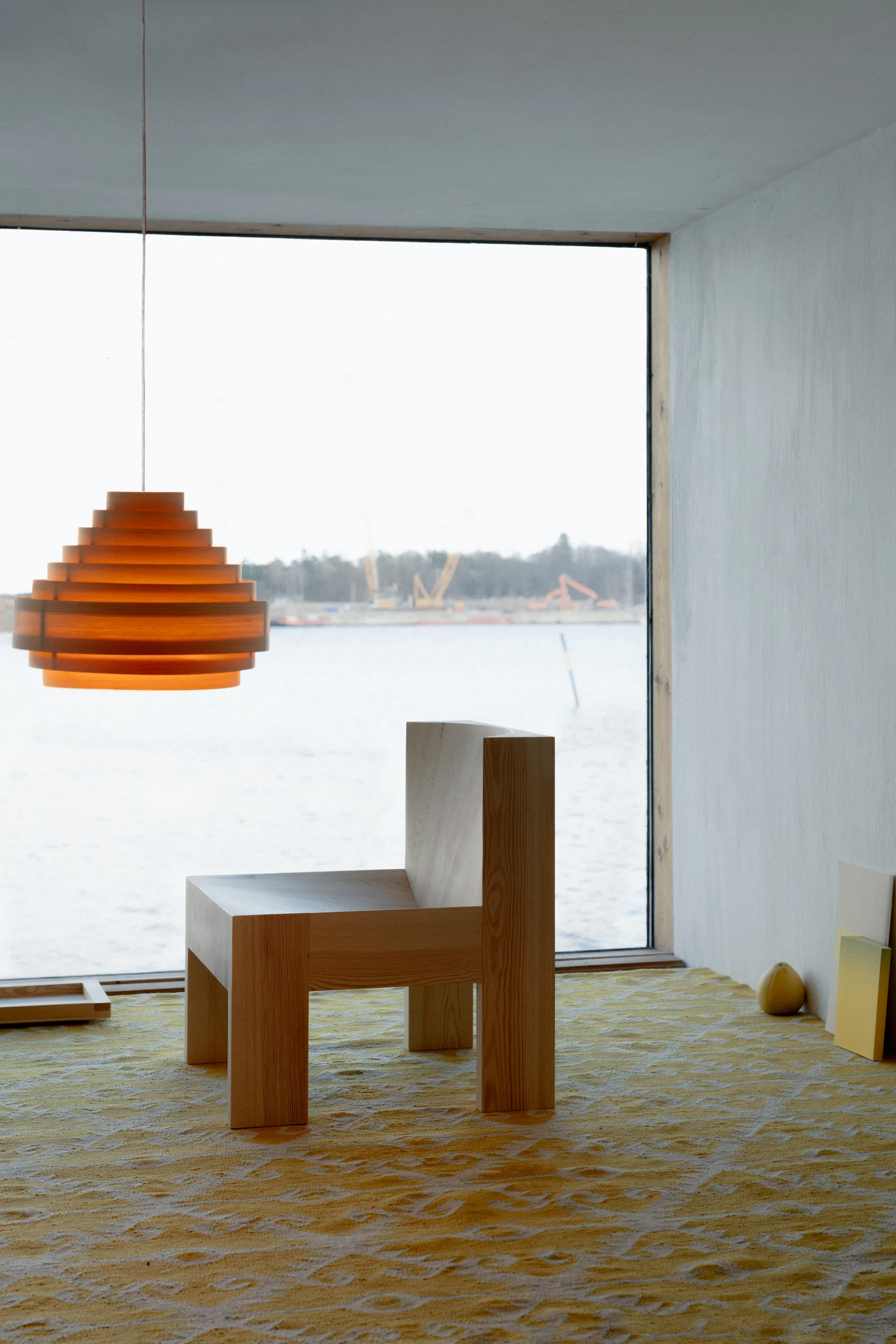 Fotel lounge 005 Lounge Chair, Sosna olejowana i woskowana, matowe Vaarnii