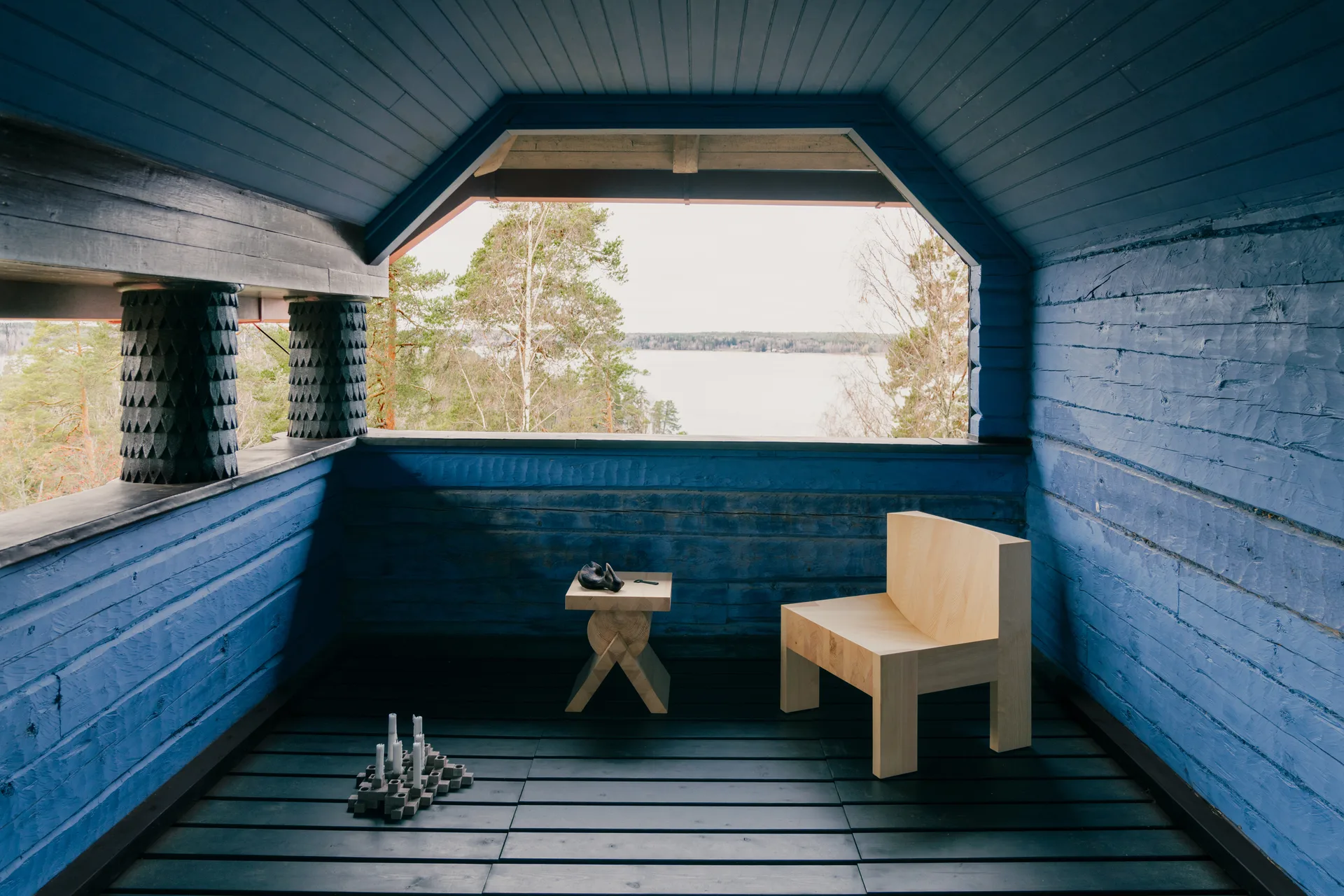 Fotel lounge 005 Lounge Chair, Sosna olejowana i woskowana, matowe Vaarnii