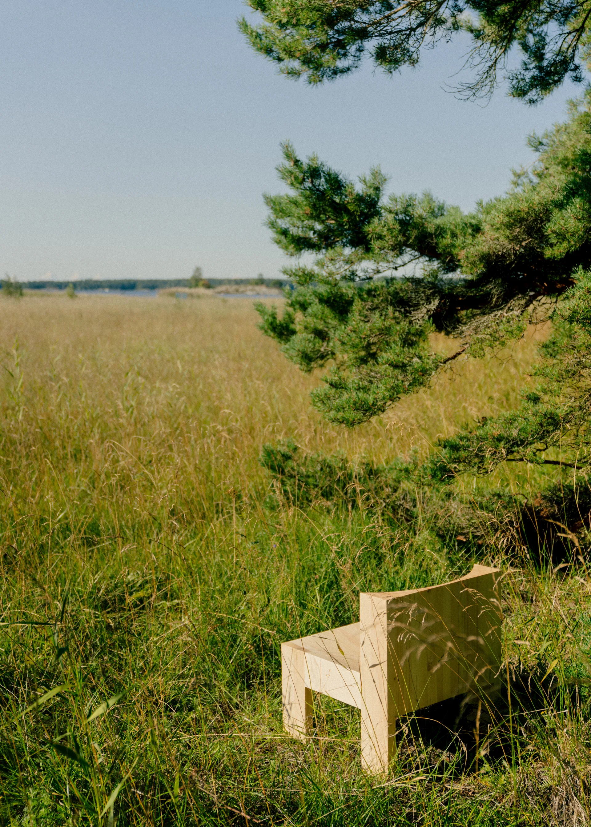 Fotel lounge 005 Lounge Chair, Sosna olejowana i woskowana, matowe Vaarnii