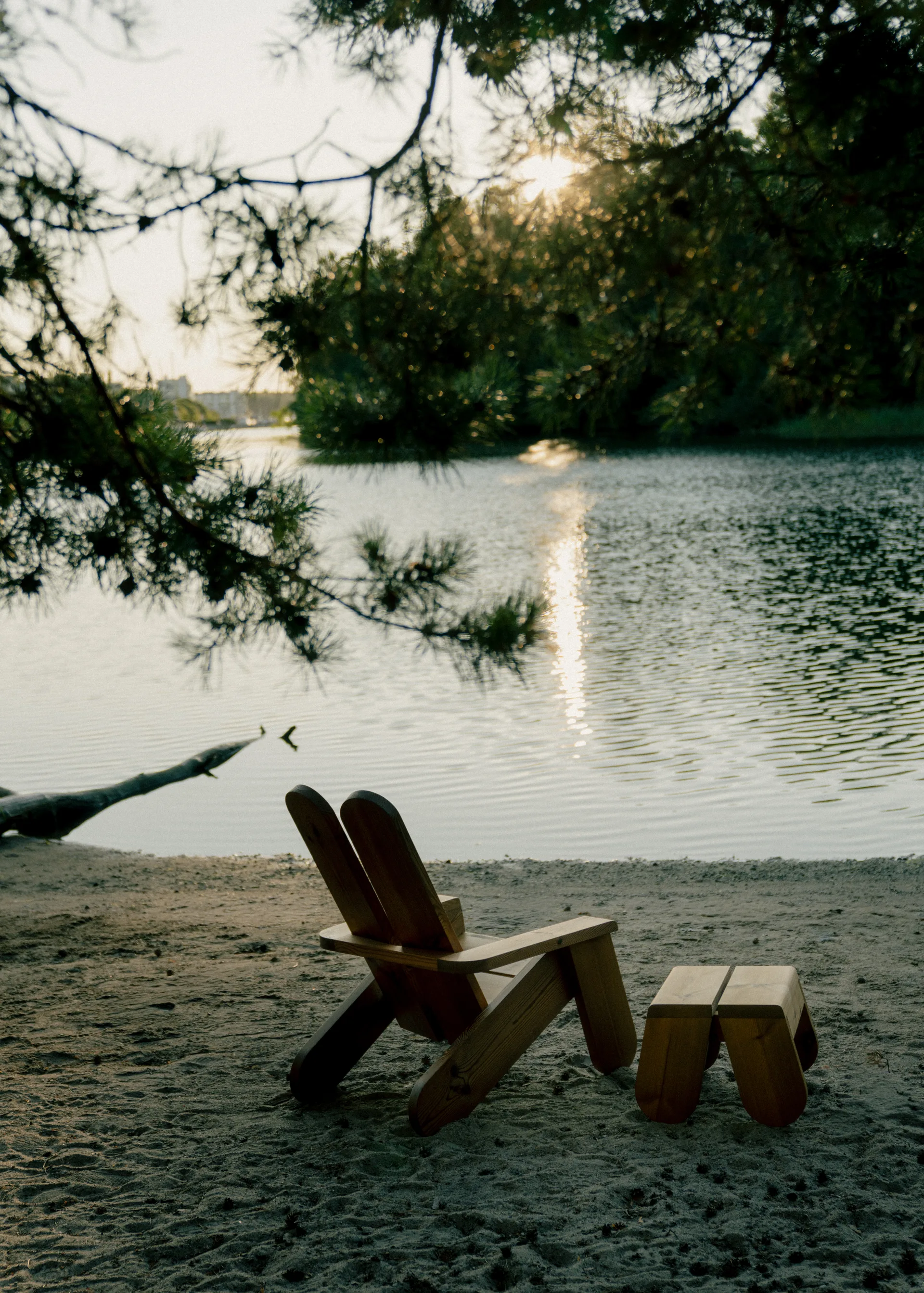Fotel lounge 015 Peace Outdoor Lounge Chair, Sosna termowana Vaarnii