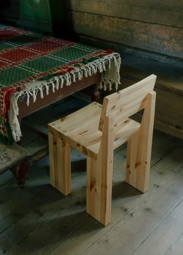 Krzesło 001 Dining Chair - Sosna olejowana i woskowana, matowe - Vaarnii