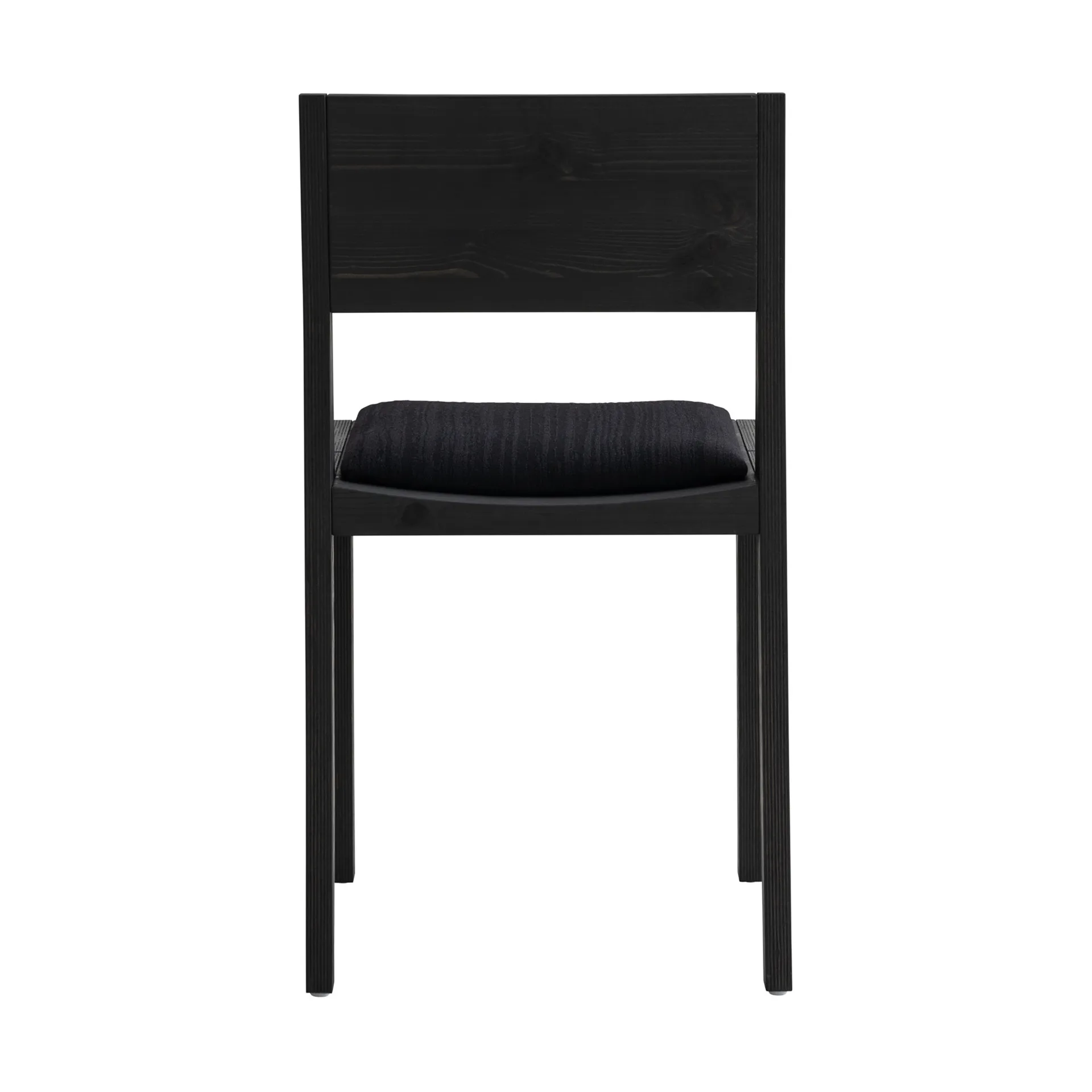 Krzesło 016 Maasto Dining Chair, Sosna barwiona na czarno, przód tapicerowany na czarno Vaarnii