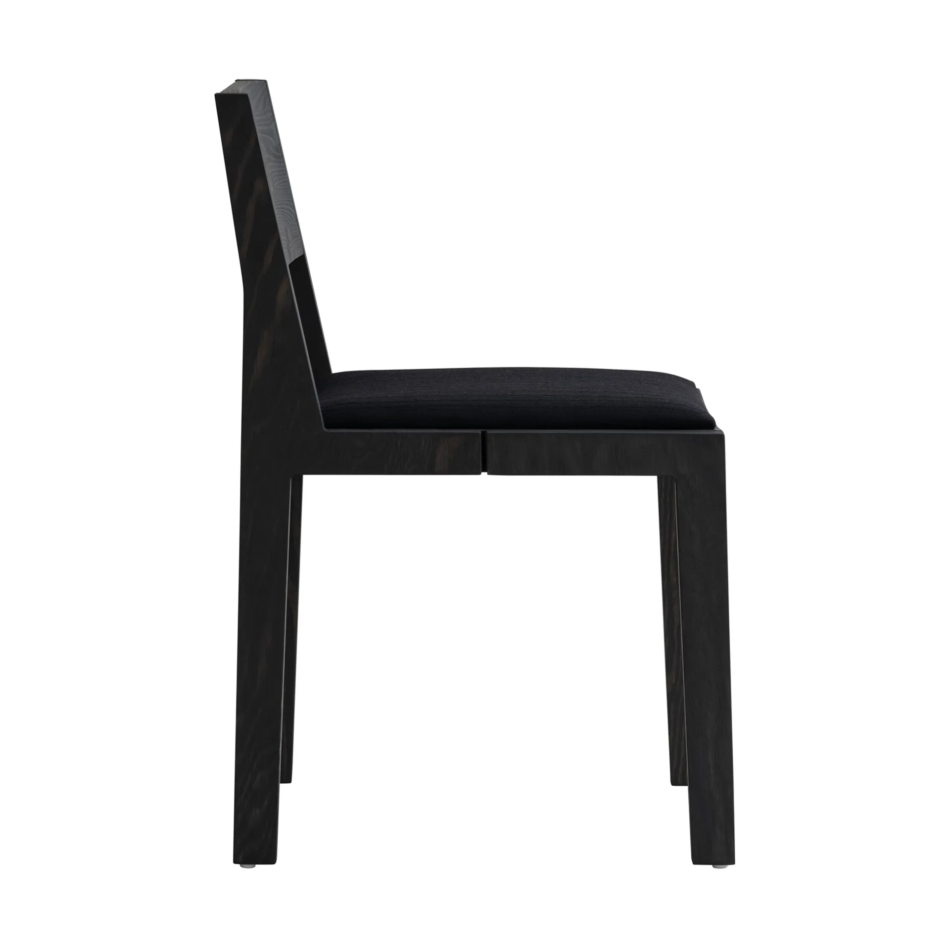 Krzesło 016 Maasto Dining Chair, Sosna bejcowana na czarno, siedzisko tapicerowane na czarno Vaarnii