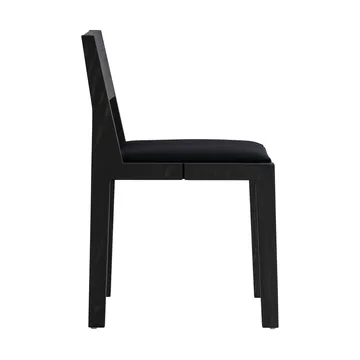 Krzesło 016 Maasto Dining Chair - Sosna bejcowana na czarno, siedzisko tapicerowane na czarno - Vaarnii