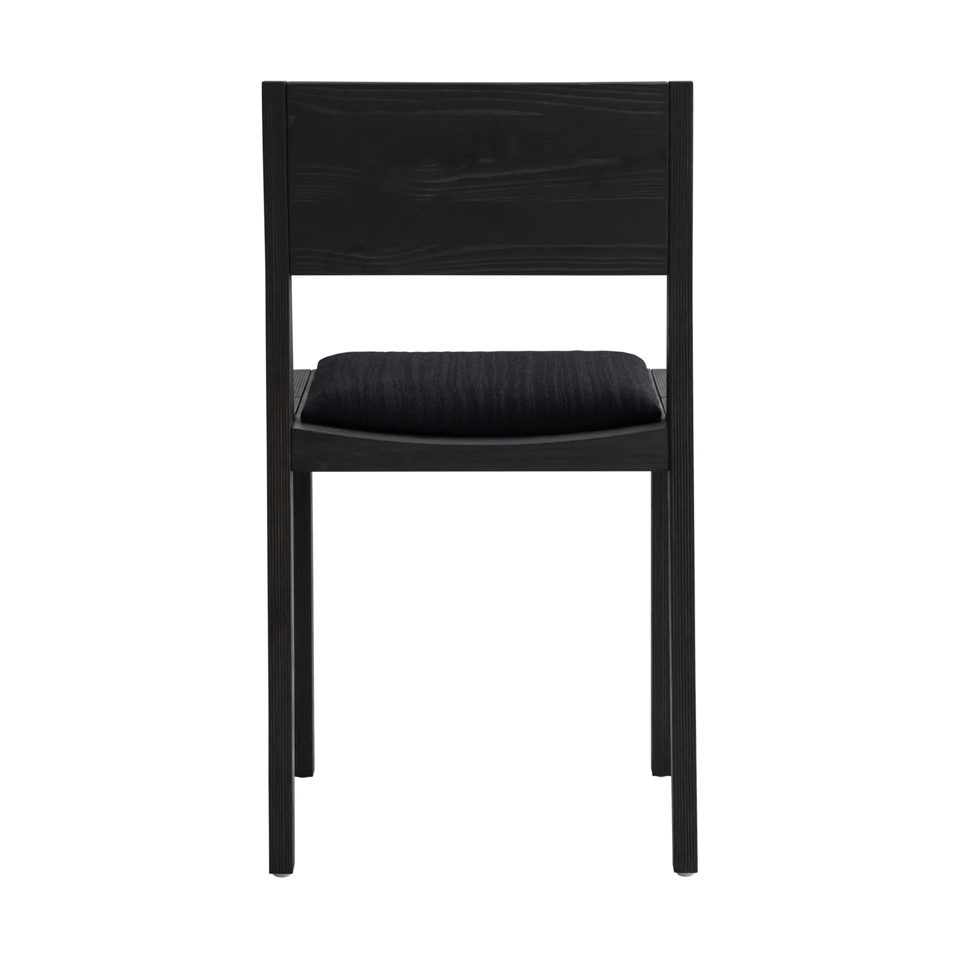 Krzesło 016 Maasto Dining Chair, Sosna bejcowana na czarno, siedzisko tapicerowane na czarno Vaarnii