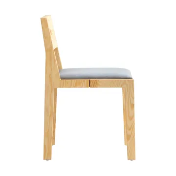 Krzesło 016 Maasto Dining Chair - Sosna olejowana i woskowana, matowe, siedzisko tapicerowane na szaro - Vaarnii