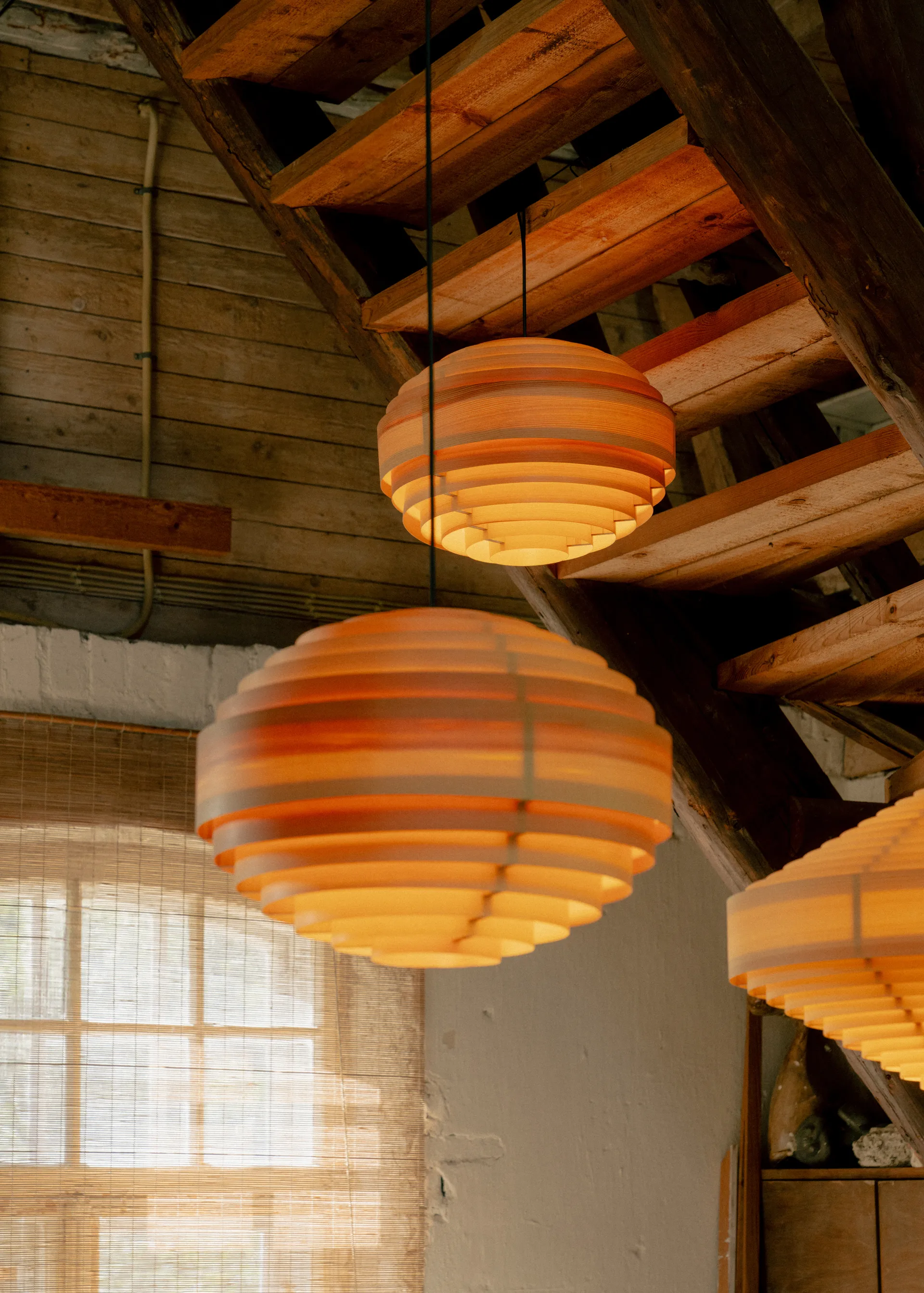 Lampa wisząca 1002 Hans Pendant, Sosna olejowana i woskowana, matowe, XL Ø70 cm Vaarnii