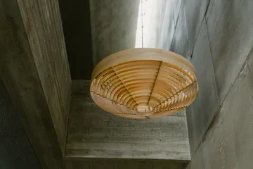 Lampa wisząca 1003 Hans Pendant - Sosna olejowana i woskowana, matowe, XL Ø90 cm - Vaarnii