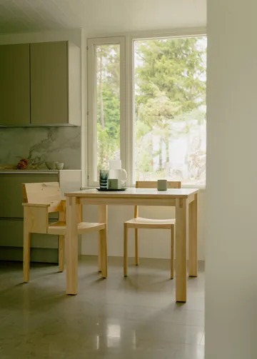 Stół 016 Maasto Table - Sosna olejowana i woskowana, matowe, 90×90×75 cm - Vaarnii