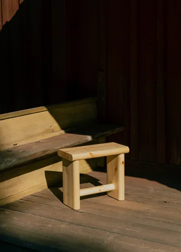 Taboret 002 Ast Stool - Sosna olejowana i woskowana, matowe, 55×26×45 cm - Vaarnii
