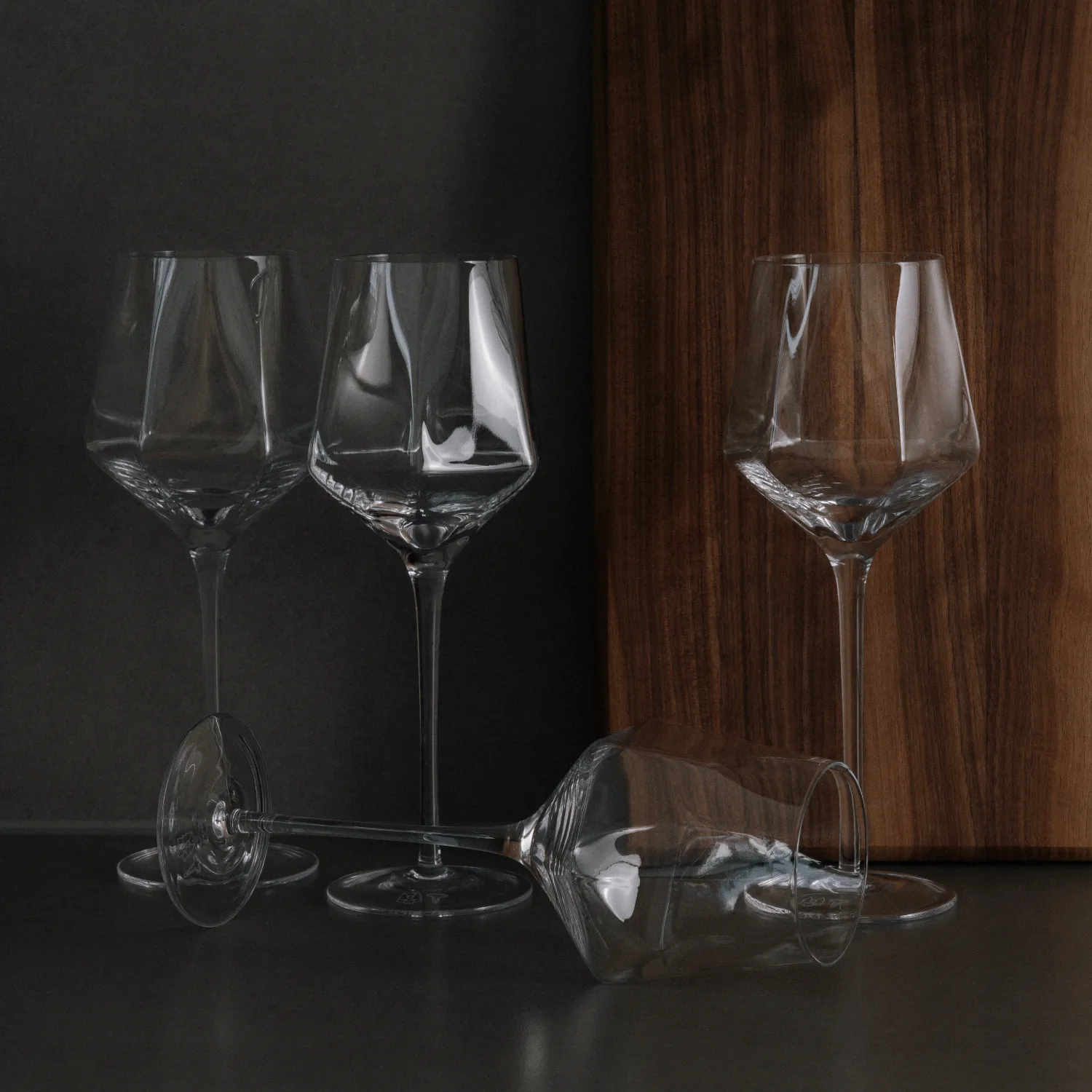 HEXA kieliszki do wina 350 ml, 4‑pak, Gotowy Vargen & Thor