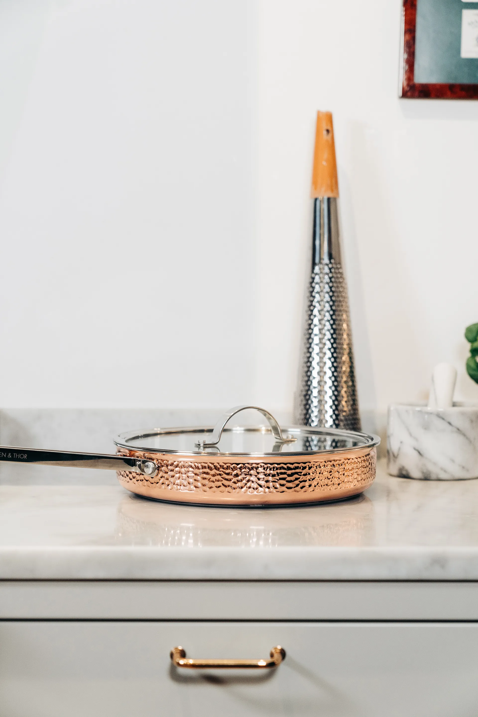 Mjölner młotkowana patelnia z miedzi z pokrywką, Model Y2 Vargen & Thor