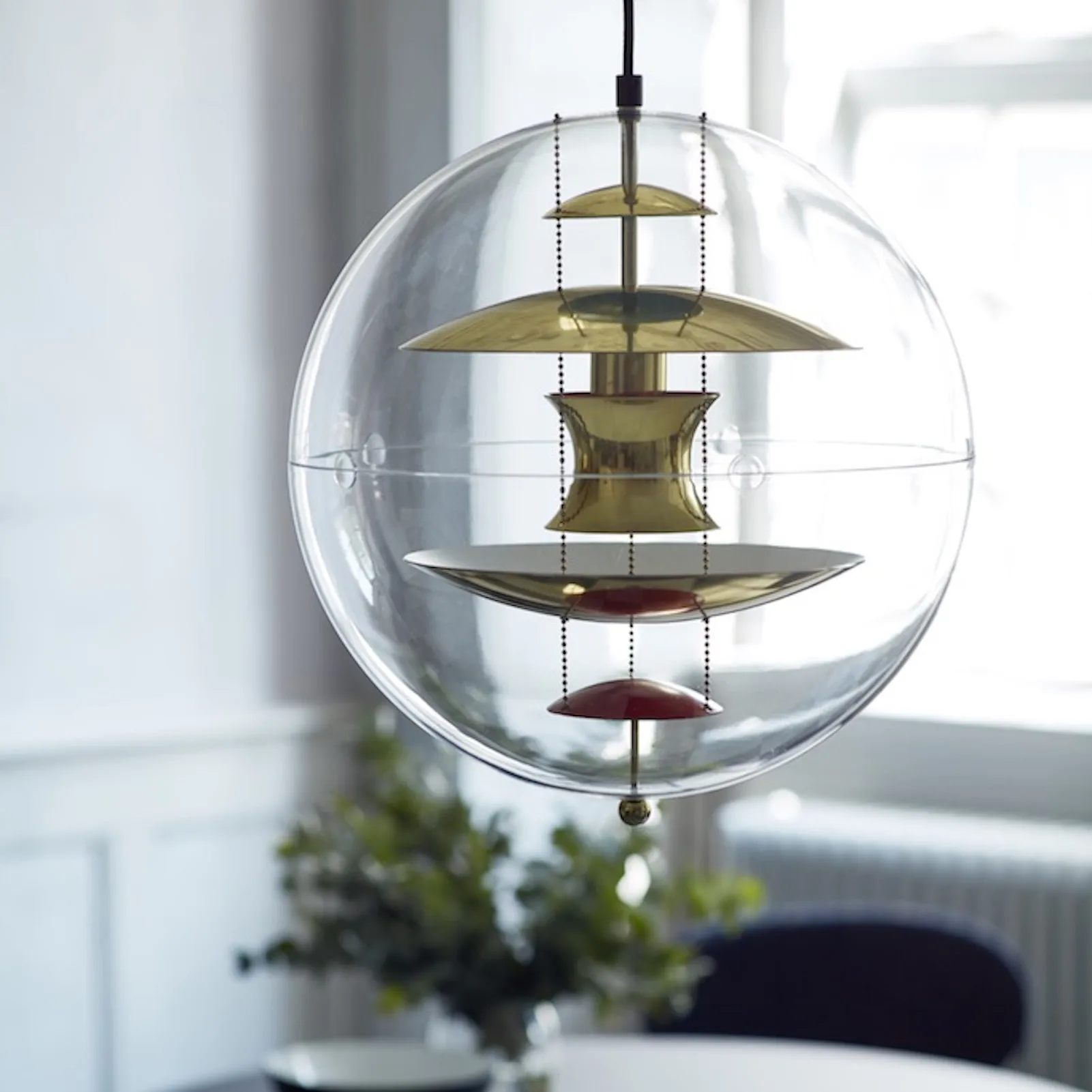 Lampa sufitowa VP Globe Brass, Ø40 cm Verpan