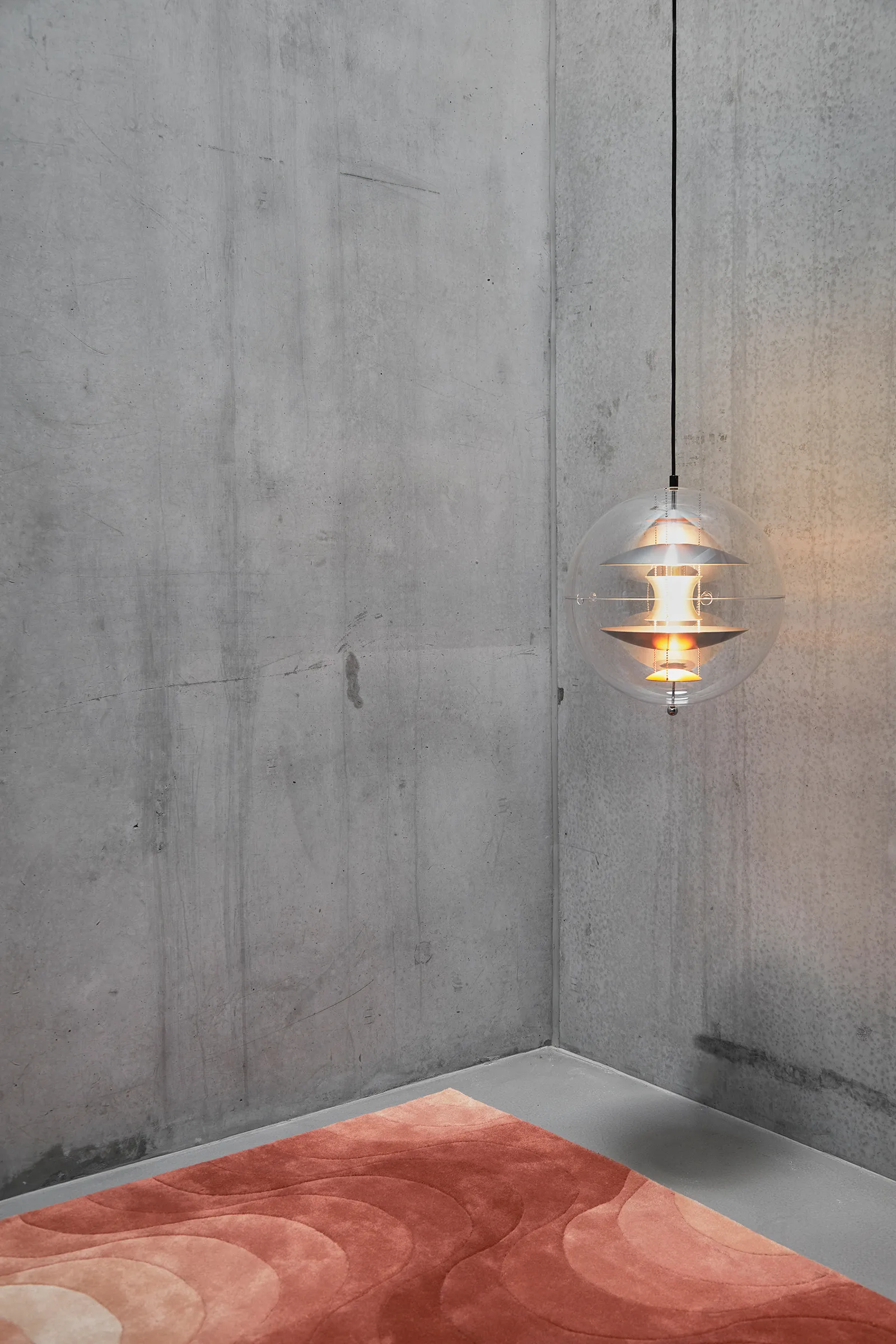 Lampa sufitowa VP Globe Brushed Alu, Ø40 cm Verpan