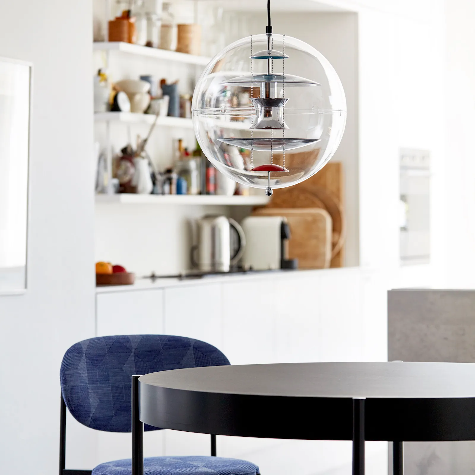 Lampa sufitowa VP Globe z kolorowego szkła, Ø40 cm Verpan