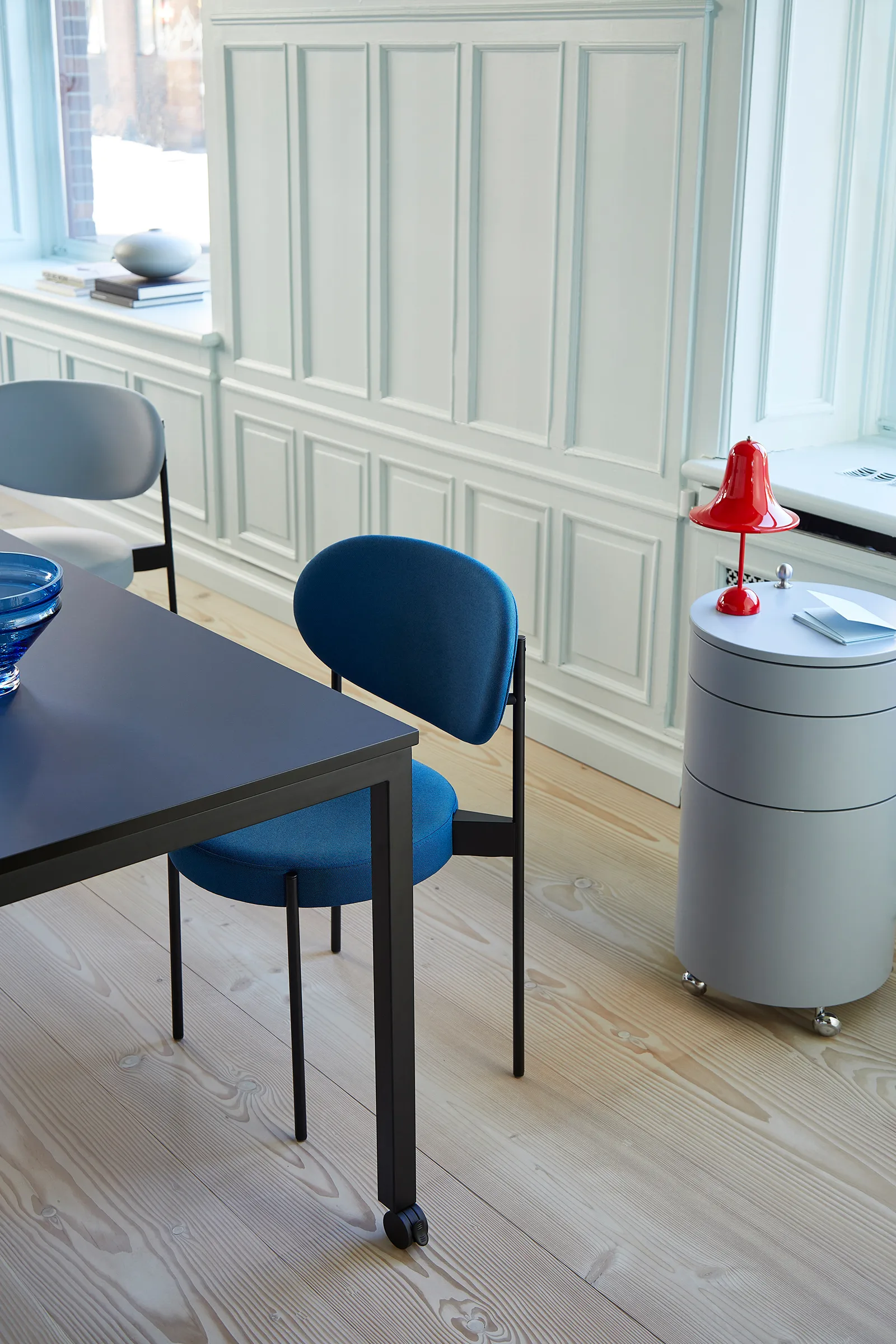 Przenośna lampa stołowa Pantop 30 cm, Bright Red Verpan