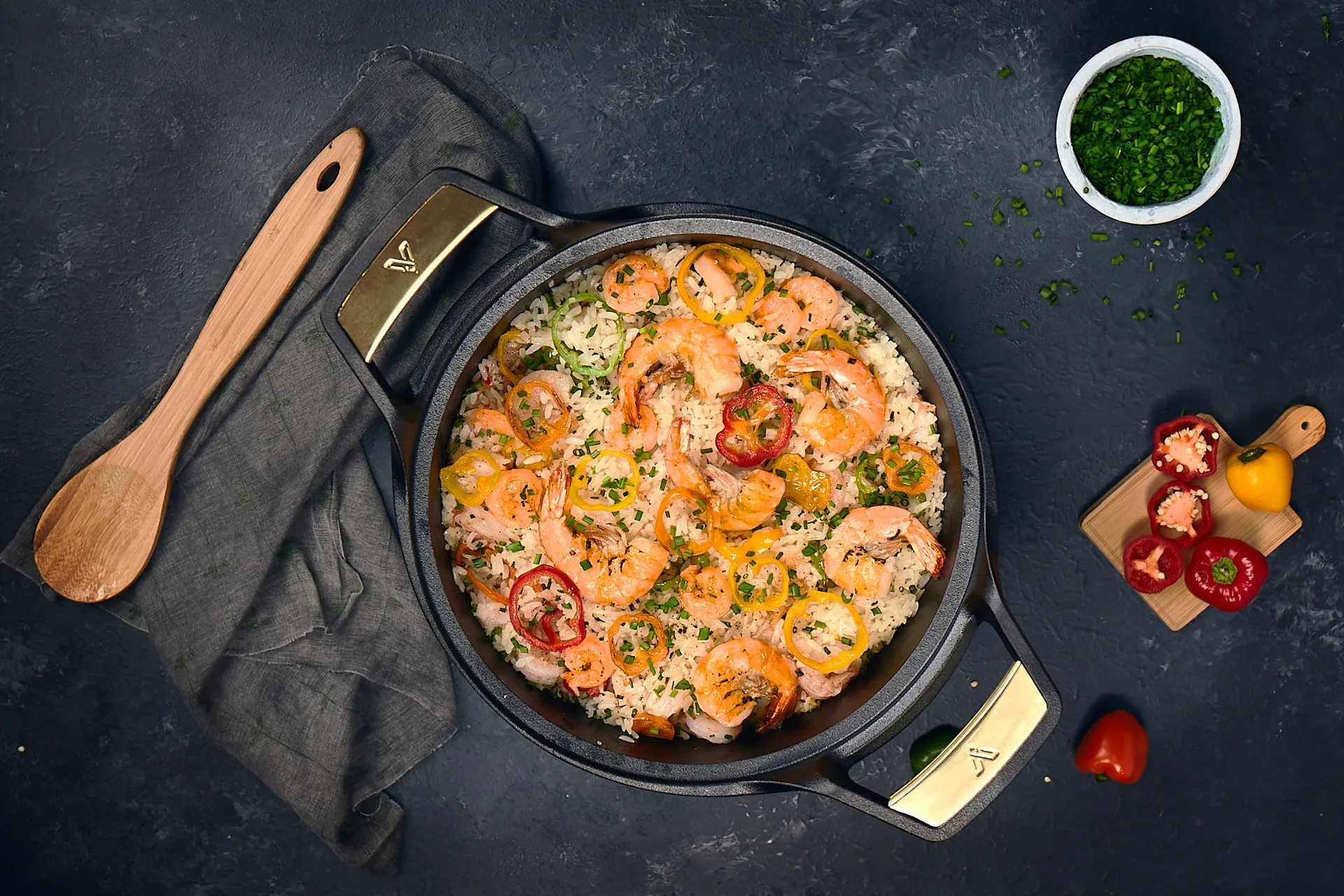 Żeliwna patelnia do paelli Signature 33 cm, Czarna Victoria