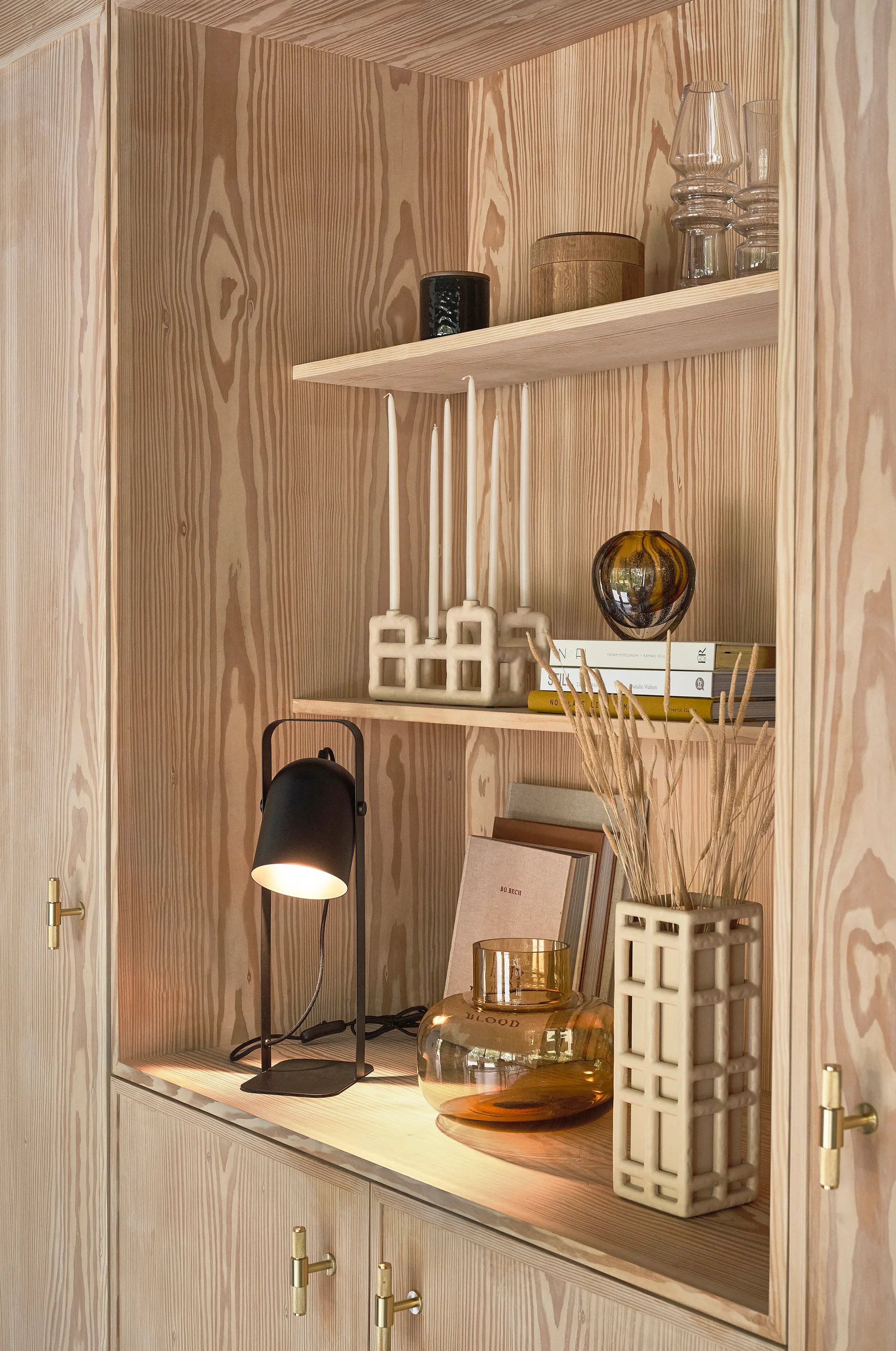 Lampa stołowa Nesvik 45 cm, Black Villa Collection