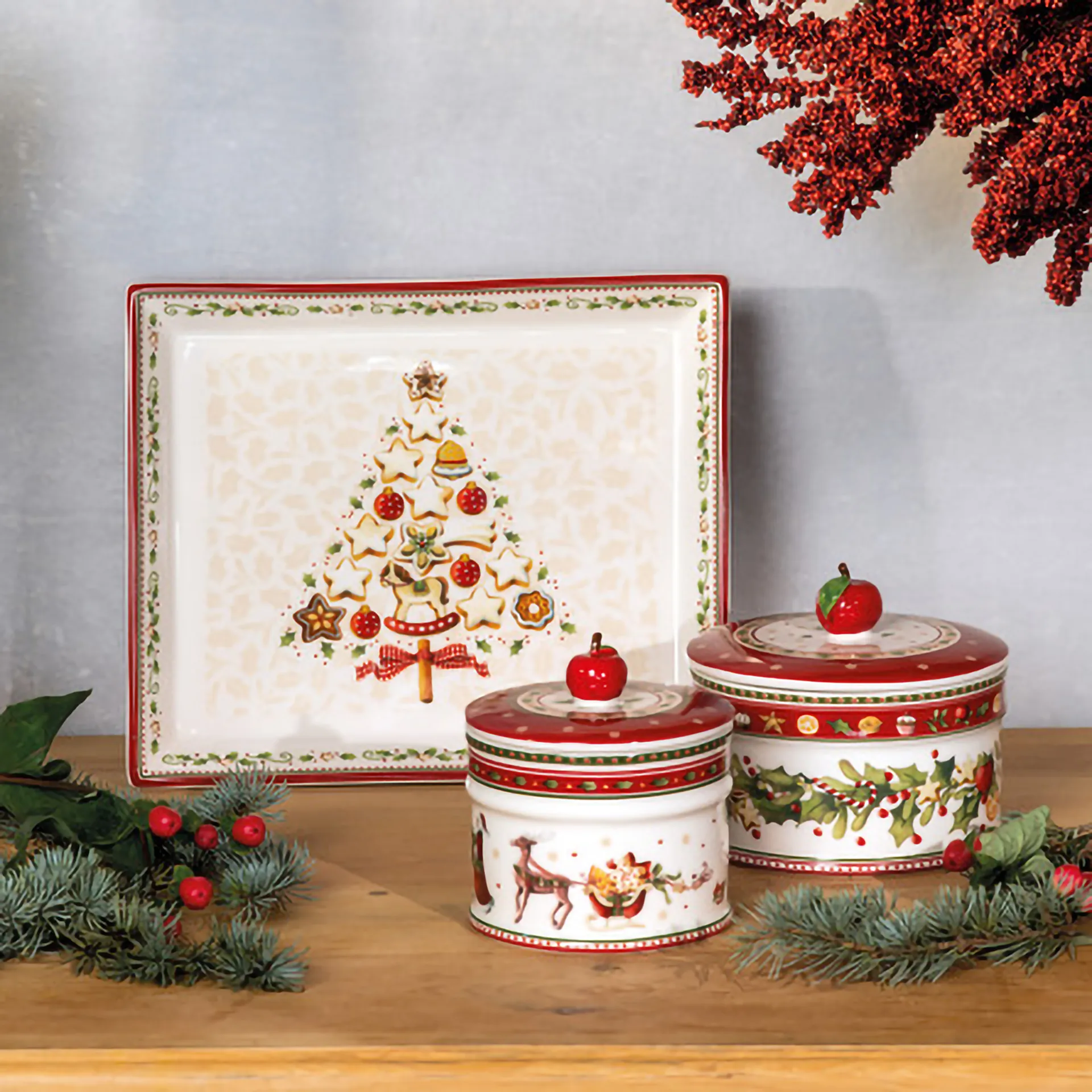 Pojemnik na ciastka Winter Bakery M 0,55 L, Biało-czerwony. Villeroy & Boch