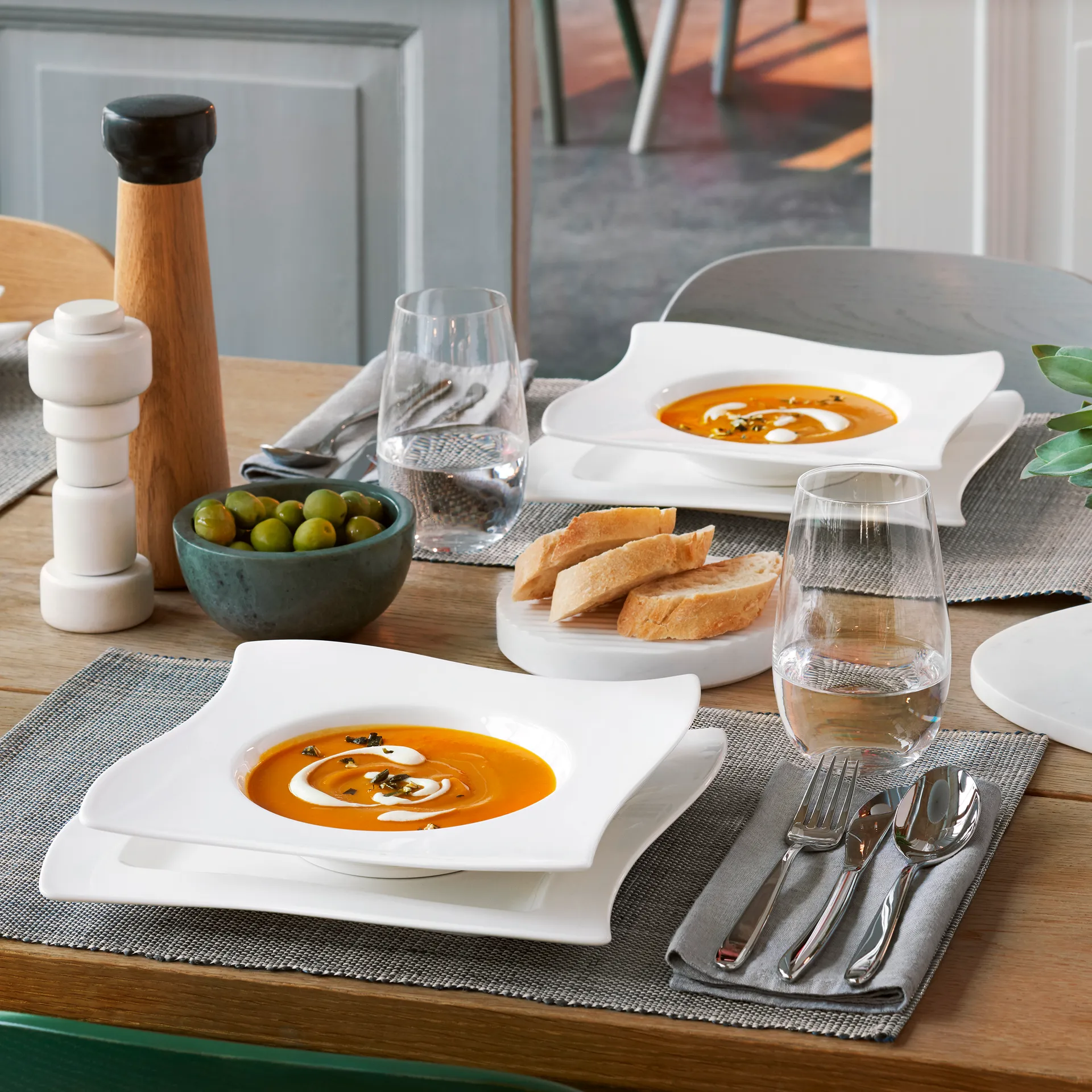 Talerz do serwowania NewWave 34x34 cm, Biały Villeroy & Boch