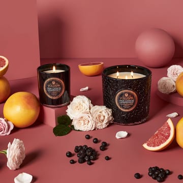 Klasyczna świeca zapachowa Maison Noir 60 godz. - Pink Citron Grapefruit - Voluspa