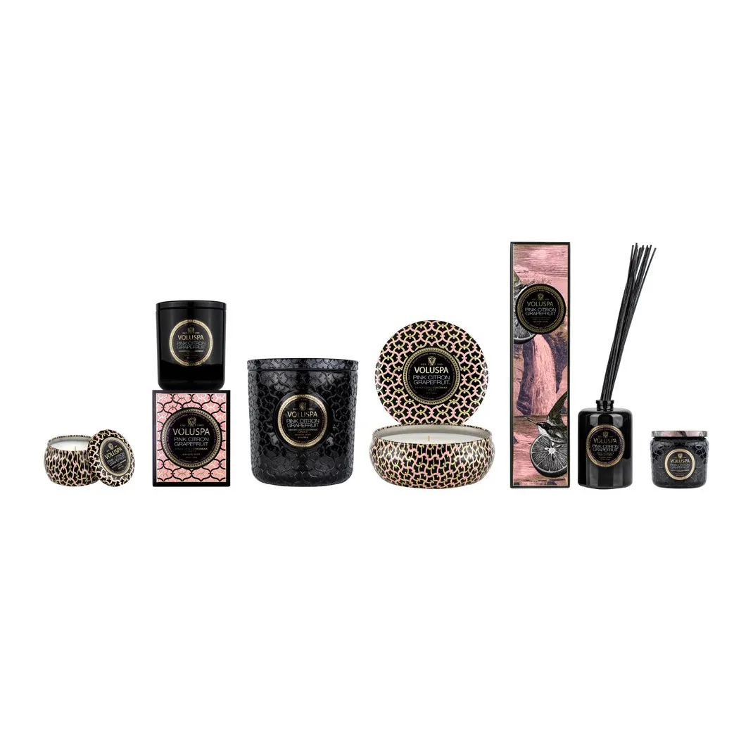 Maison Noir 3-wick Tin świeca zapachowa 40 godz., Pink Citron Grapefruit Voluspa