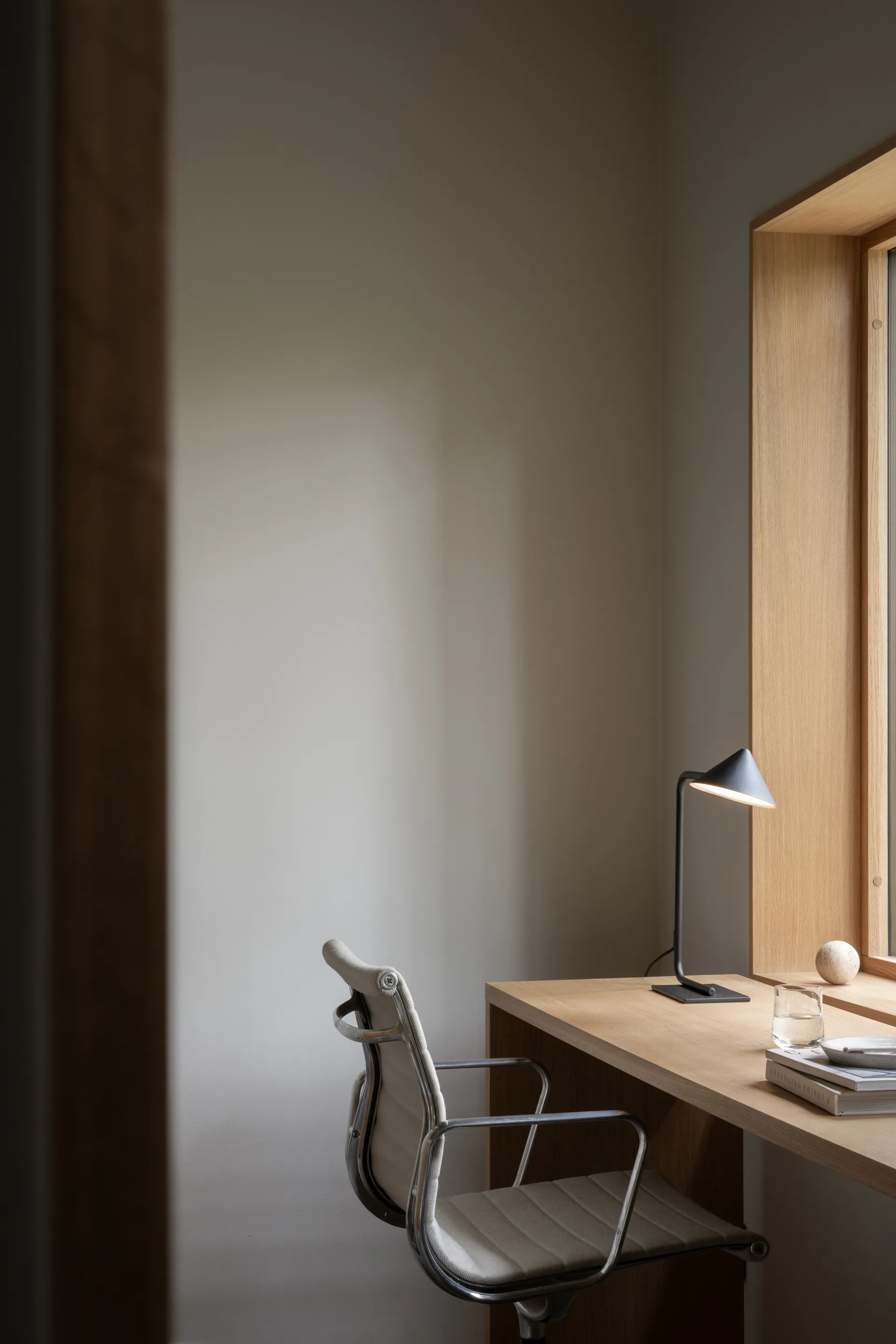 Kuro lampa stołowa, Black, Ø14x40 cm Watt & Veke