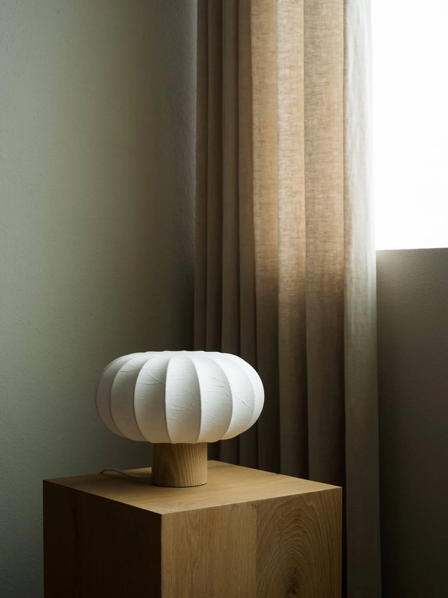 Lampa stołowa Lunari, White-Natural ash, Ø32x24cm Watt & Veke