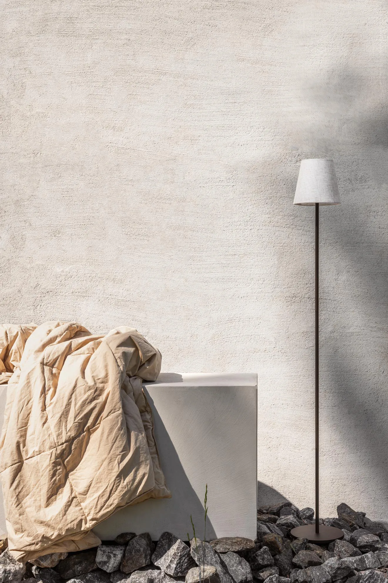 Przenośna lampa podłogowa Tyra Floor Ø14 cm, Coffee Watt & Veke