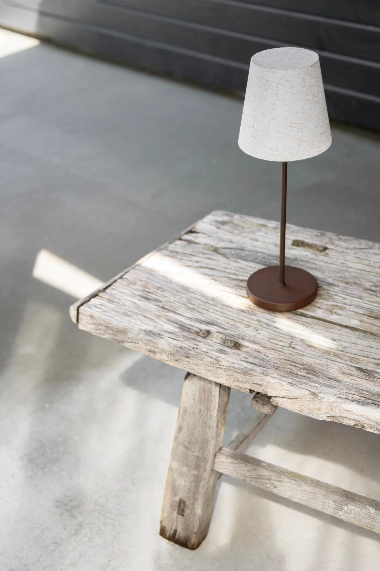 Przenośna lampa stołowa Tyra Table Ø14 cm, Coffee Watt & Veke