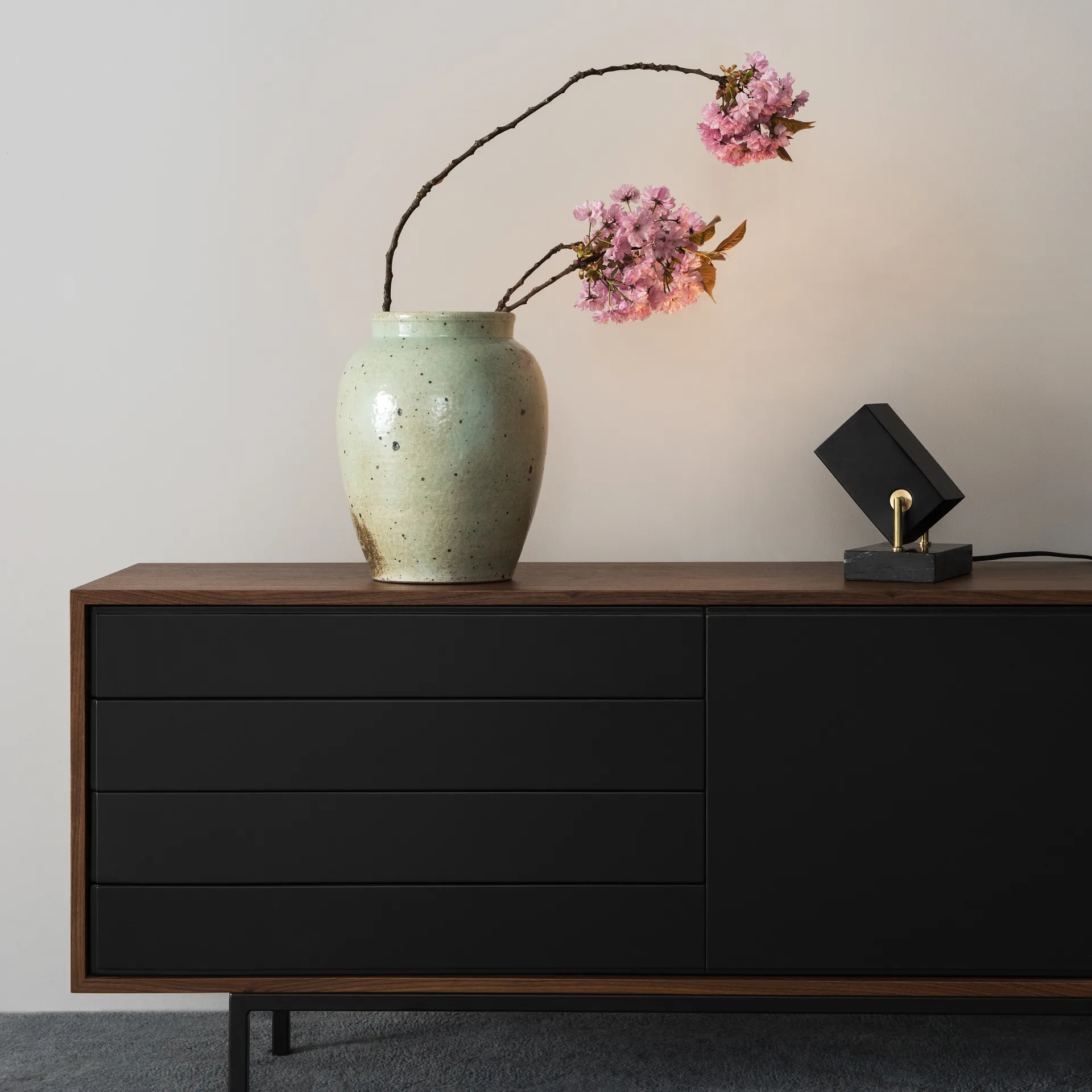 Reflektor podłogowy Box, Matowa czerń Watt & Veke