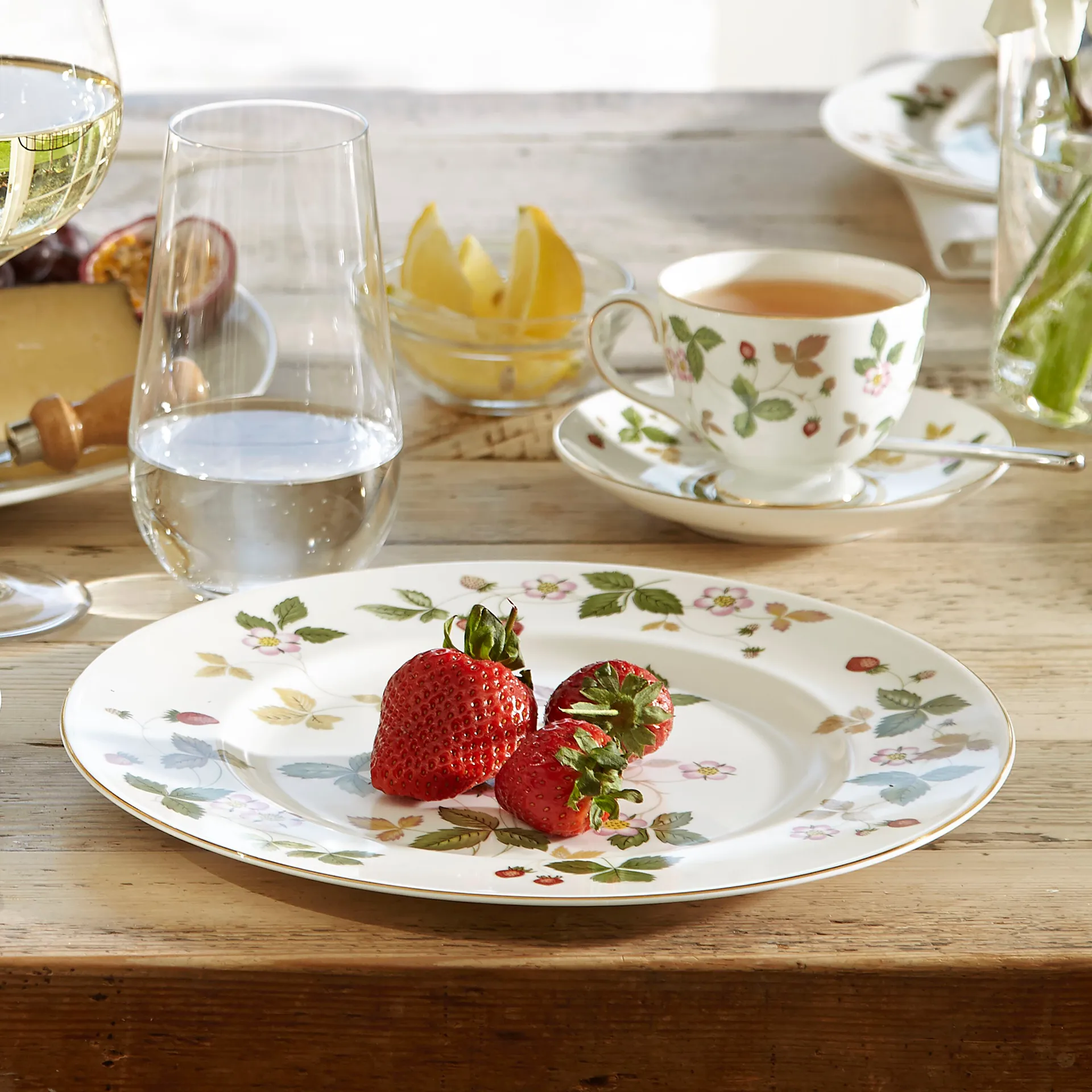 Filiżanka do herbaty Wild Strawberry, 150 ml Wedgwood